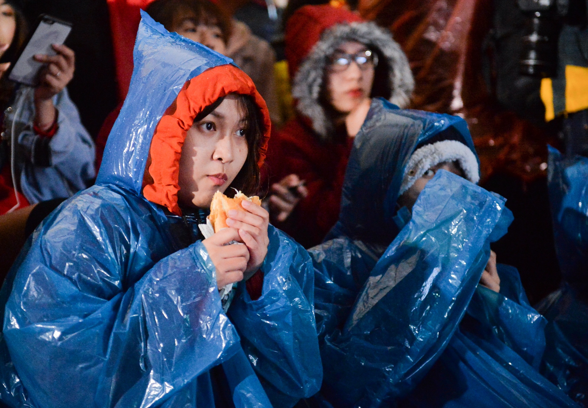 Cổ động viên đội mưa cổ vũ đội tuyển ảnh 4 Co dong vien doi mua co vu doi tuyen anh 4