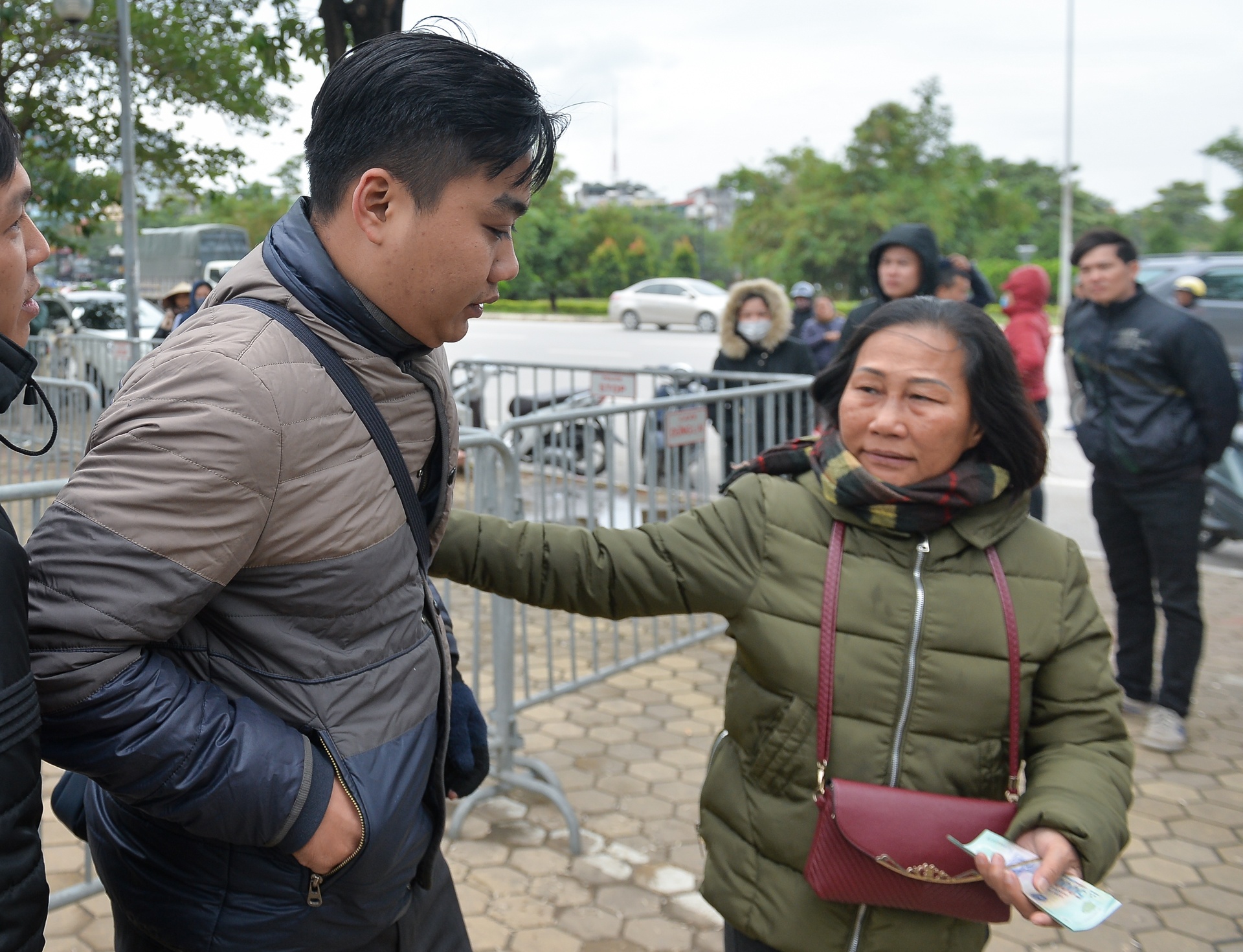 gia ve chung ket qua cao anh 4