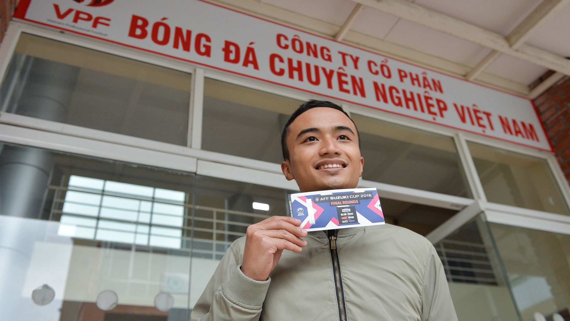 'Dan phe' khong dam mua lai ve chung ket AFF Cup vi gia qua cao hinh anh