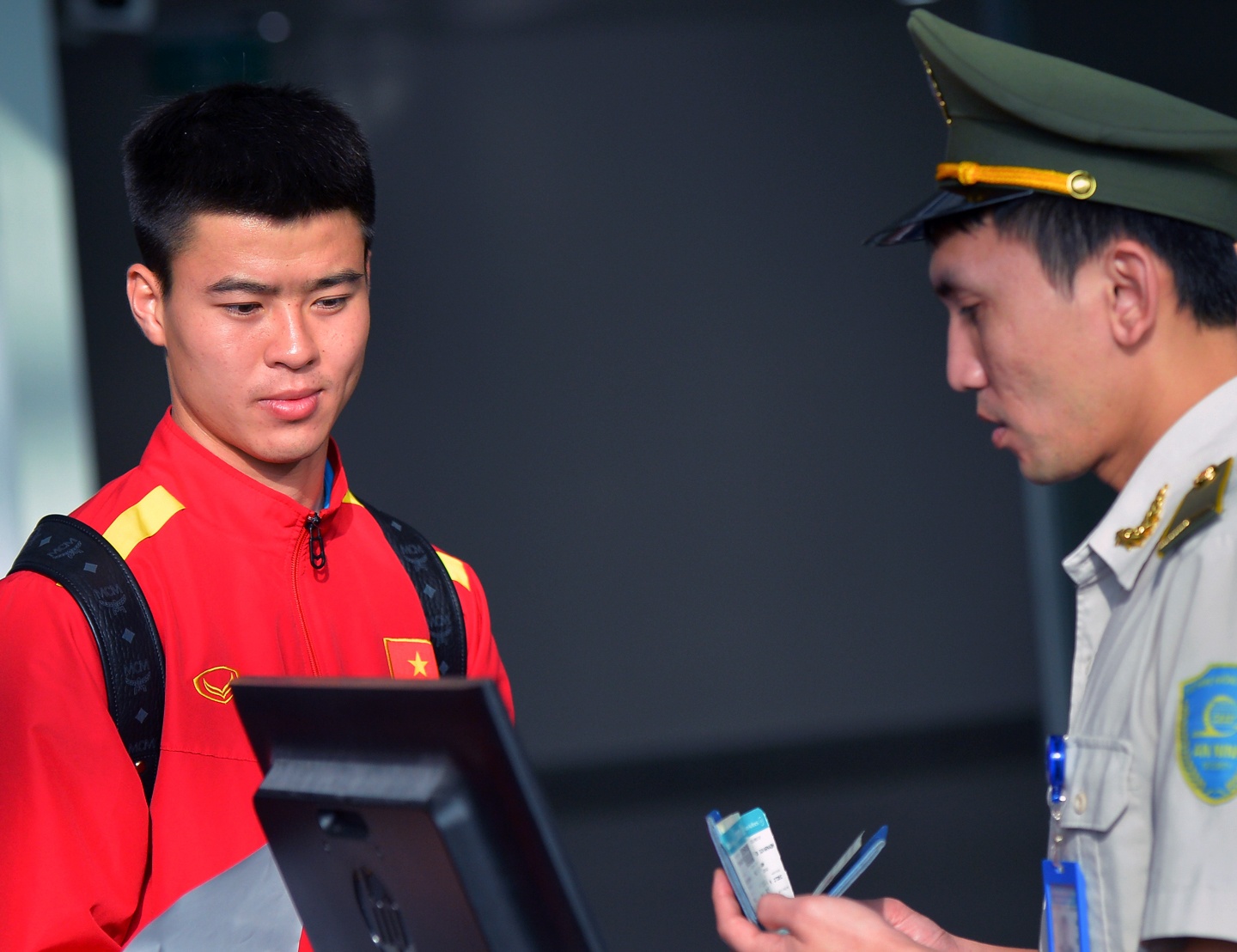 Đức Huy được fan tặng bó hoa dây tây ảnh 9 Duc Huy duoc fan tang bo hoa day tay anh 9