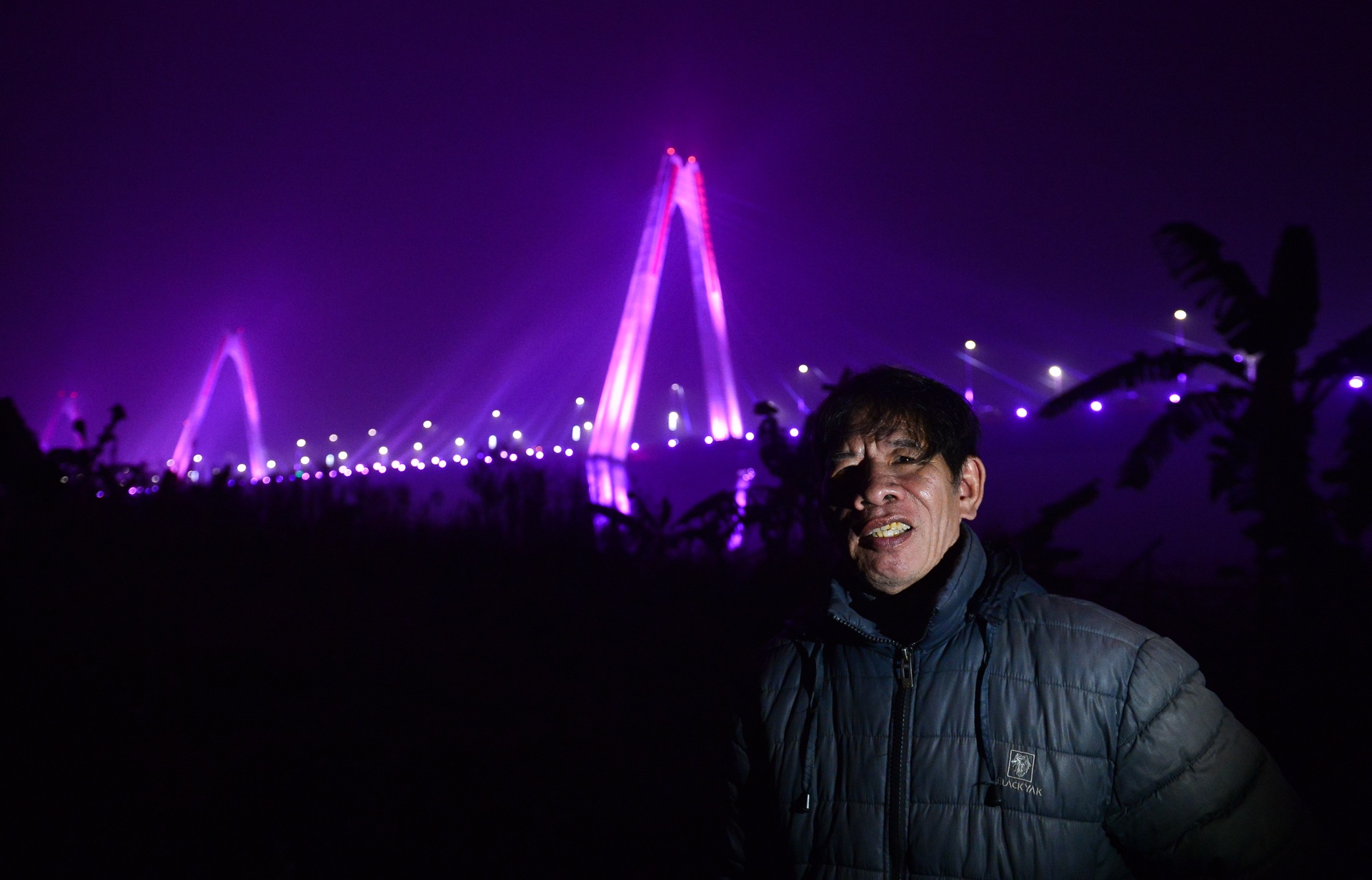 bai giua cau Nhat Tan anh 36