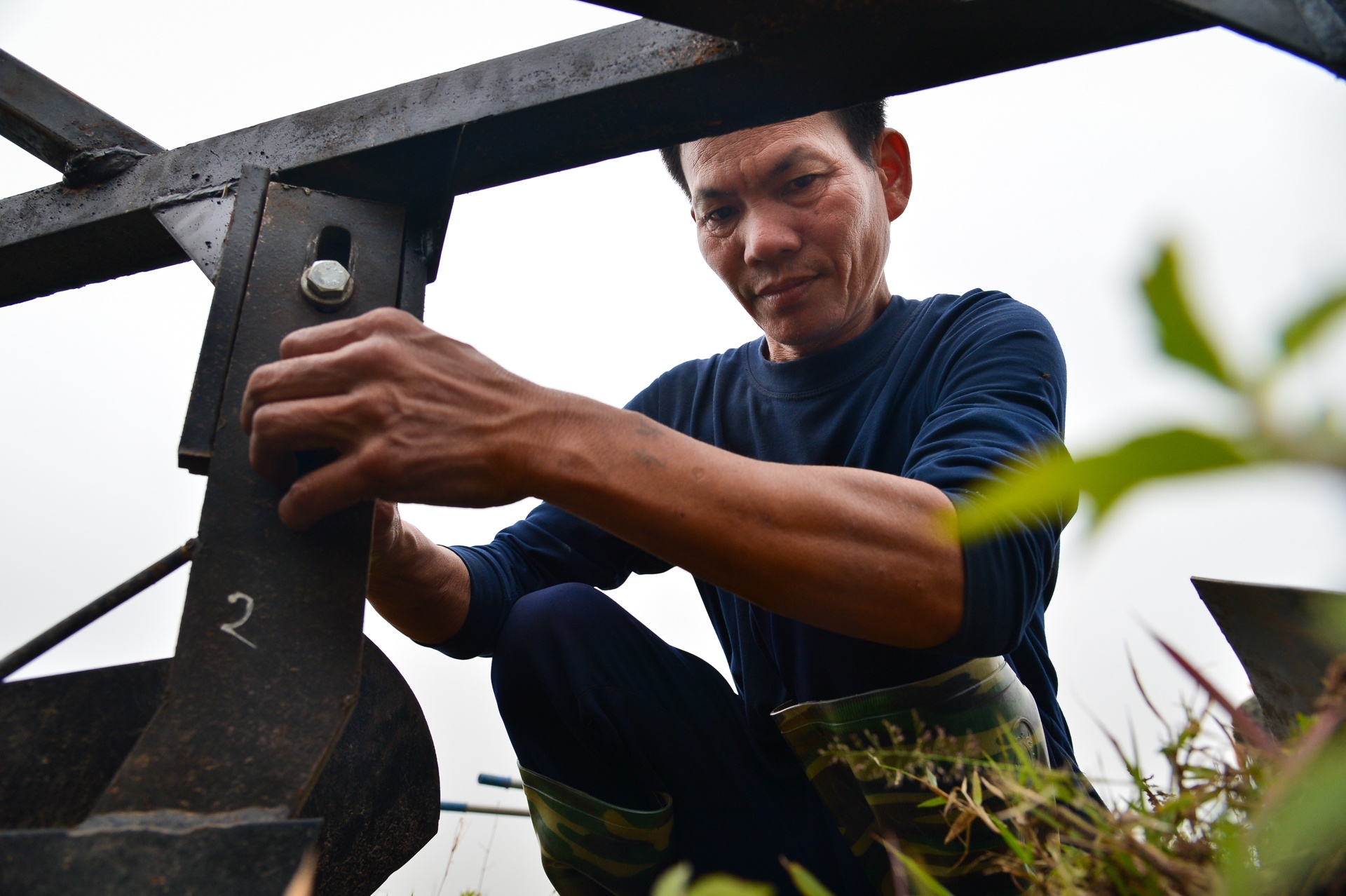 bai giua cau Nhat Tan anh 48