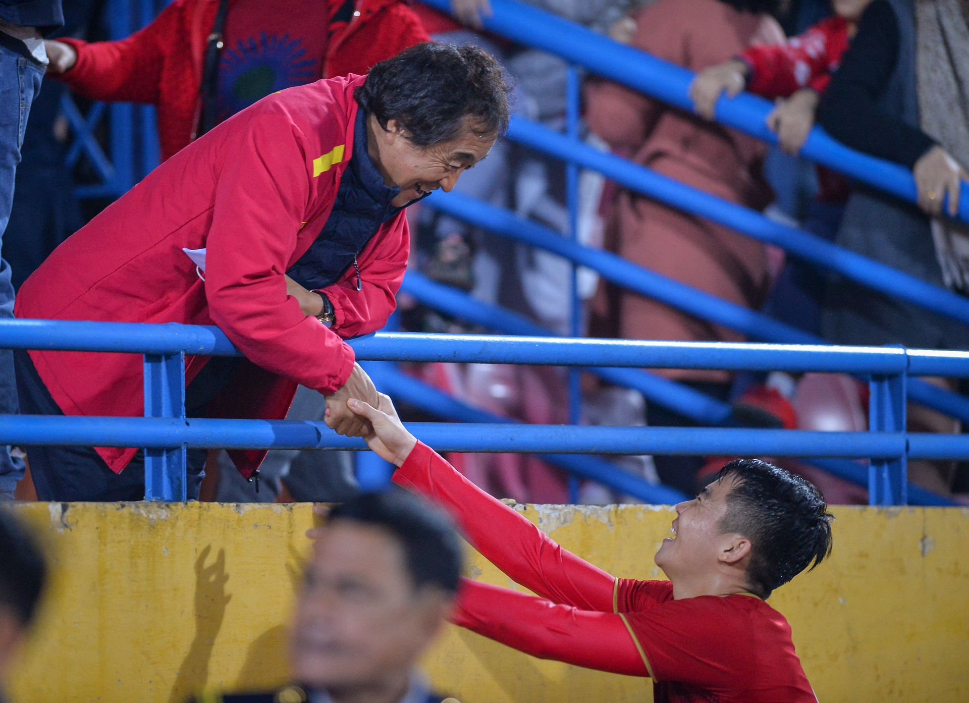 Park Hang-seo dong vien cau thu U22 anh 8