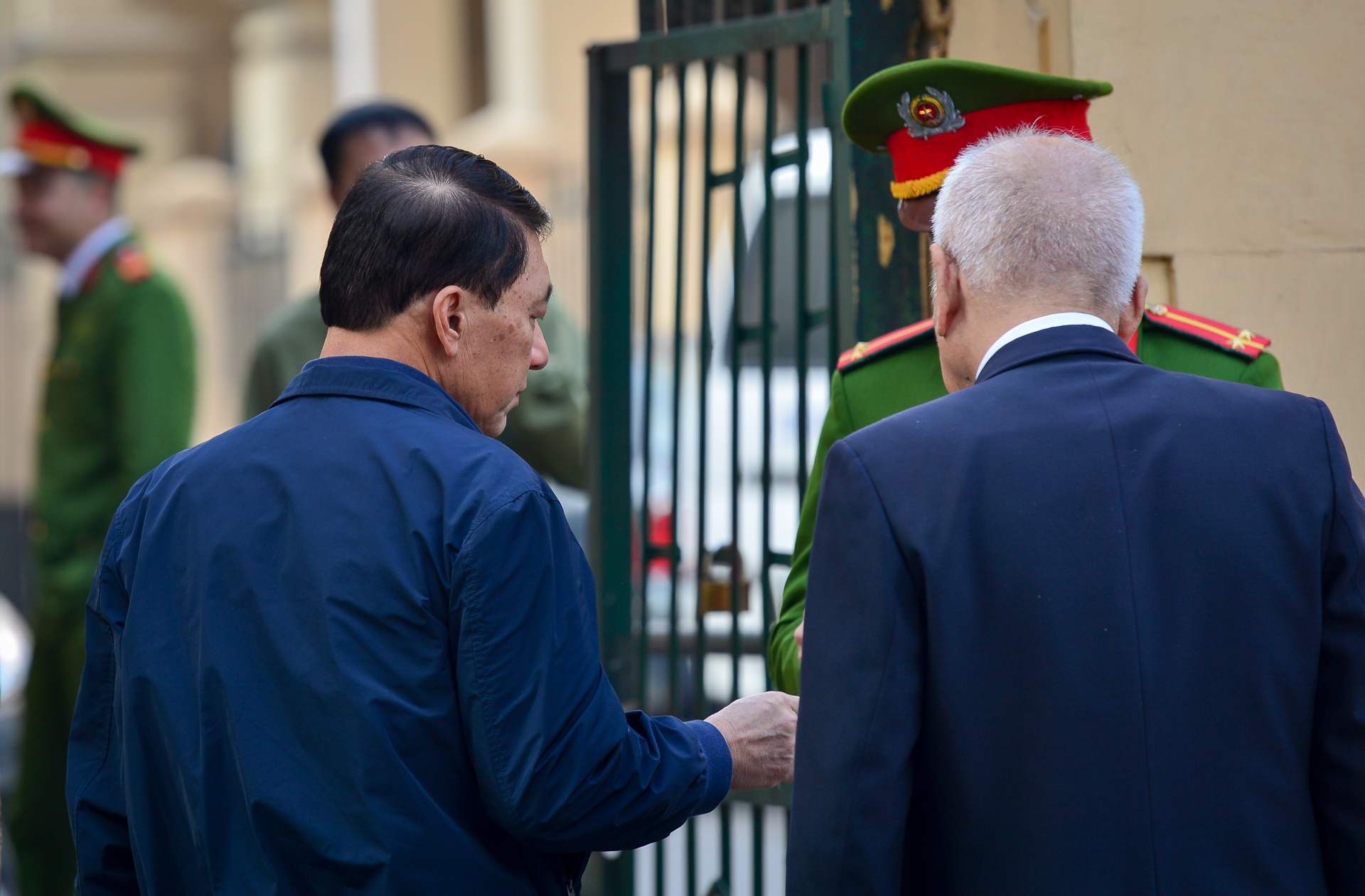 2 cuu thu truong cong an anh 4