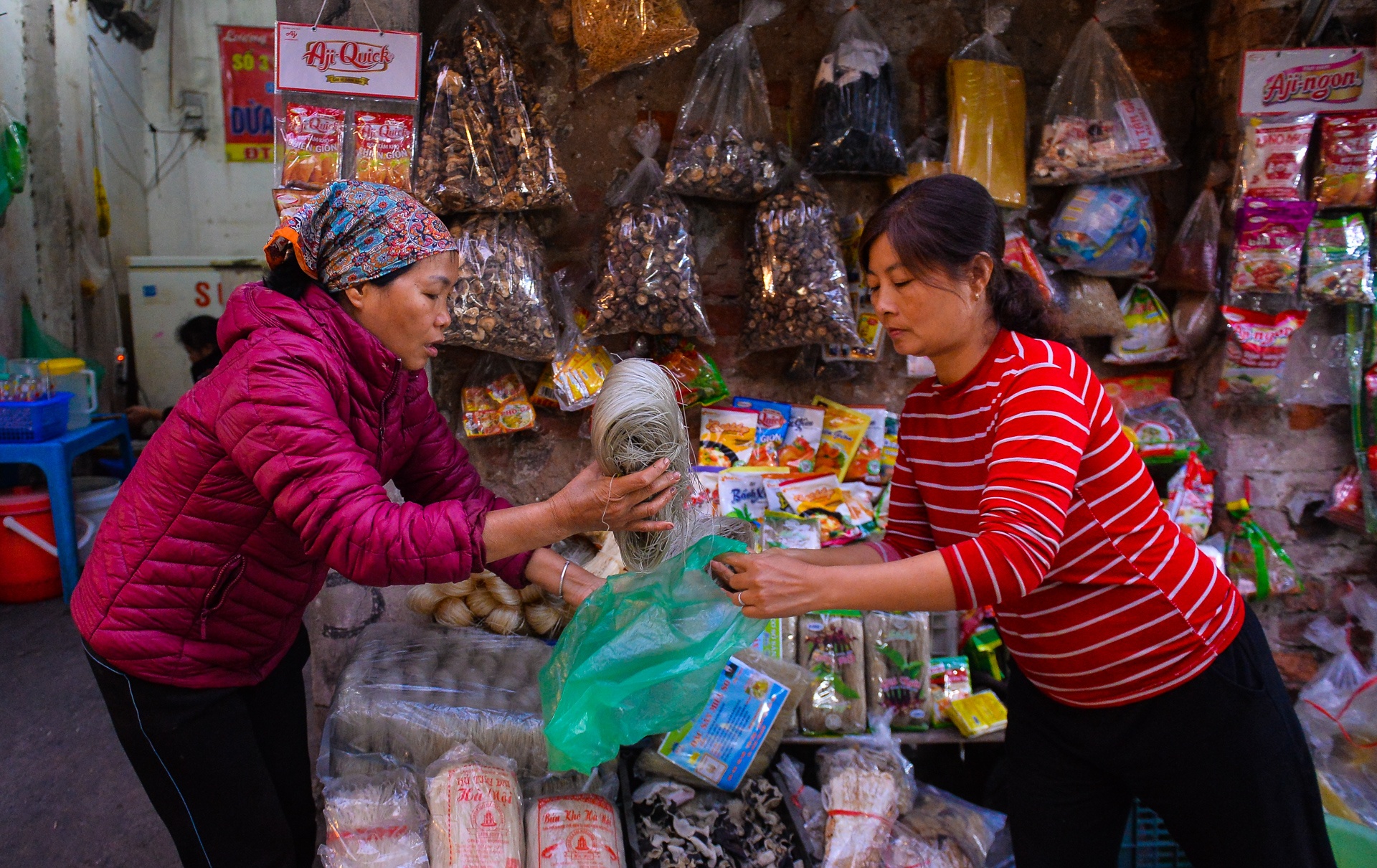 o mai dat hang ngay giap tet anh 9