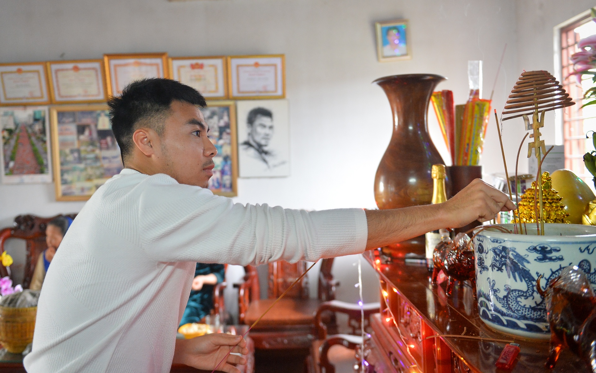 Duc Huy cung bo chon hoa anh 8