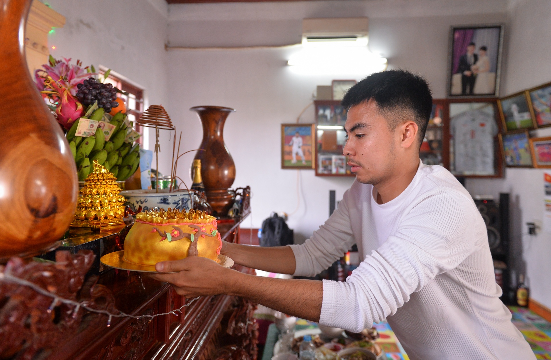 Duc Huy cung bo chon hoa, lam co tat nien hinh anh