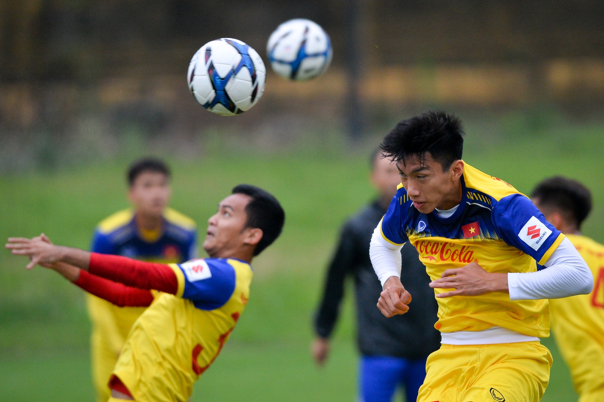 Dinh Trong lam quen voi bong sau chan thuong anh 6