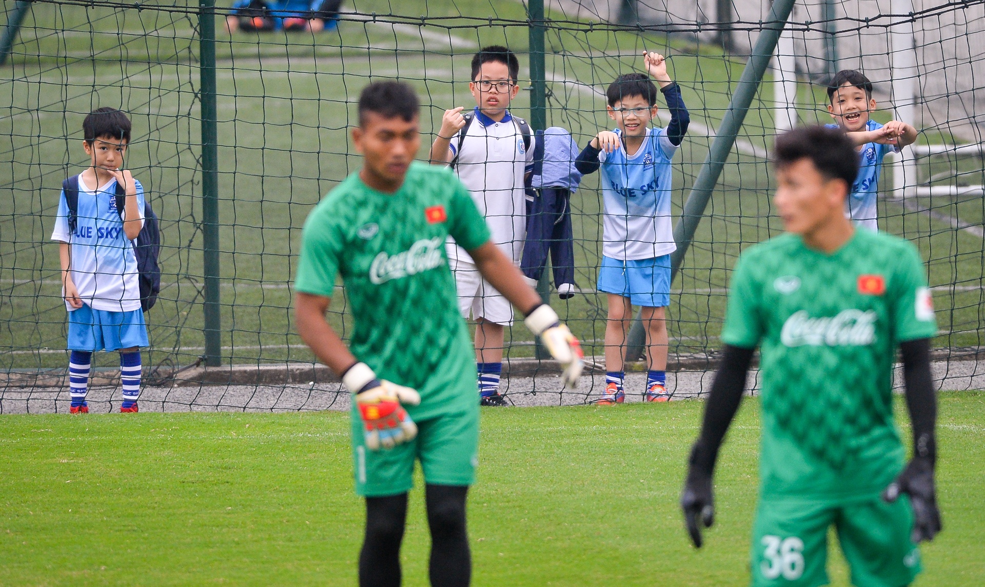 Dinh Trong lam quen voi bong sau chan thuong anh 8