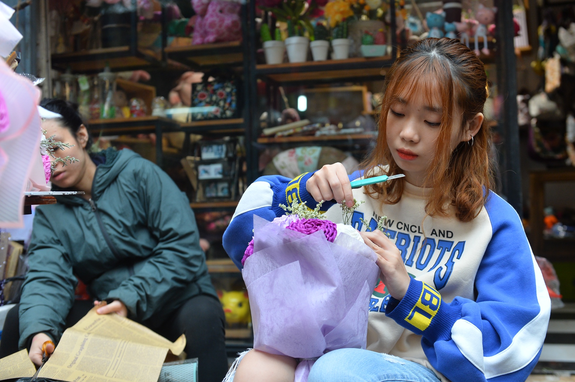 di 300km de tang hoa cho vo con ngay 8-3 anh 8