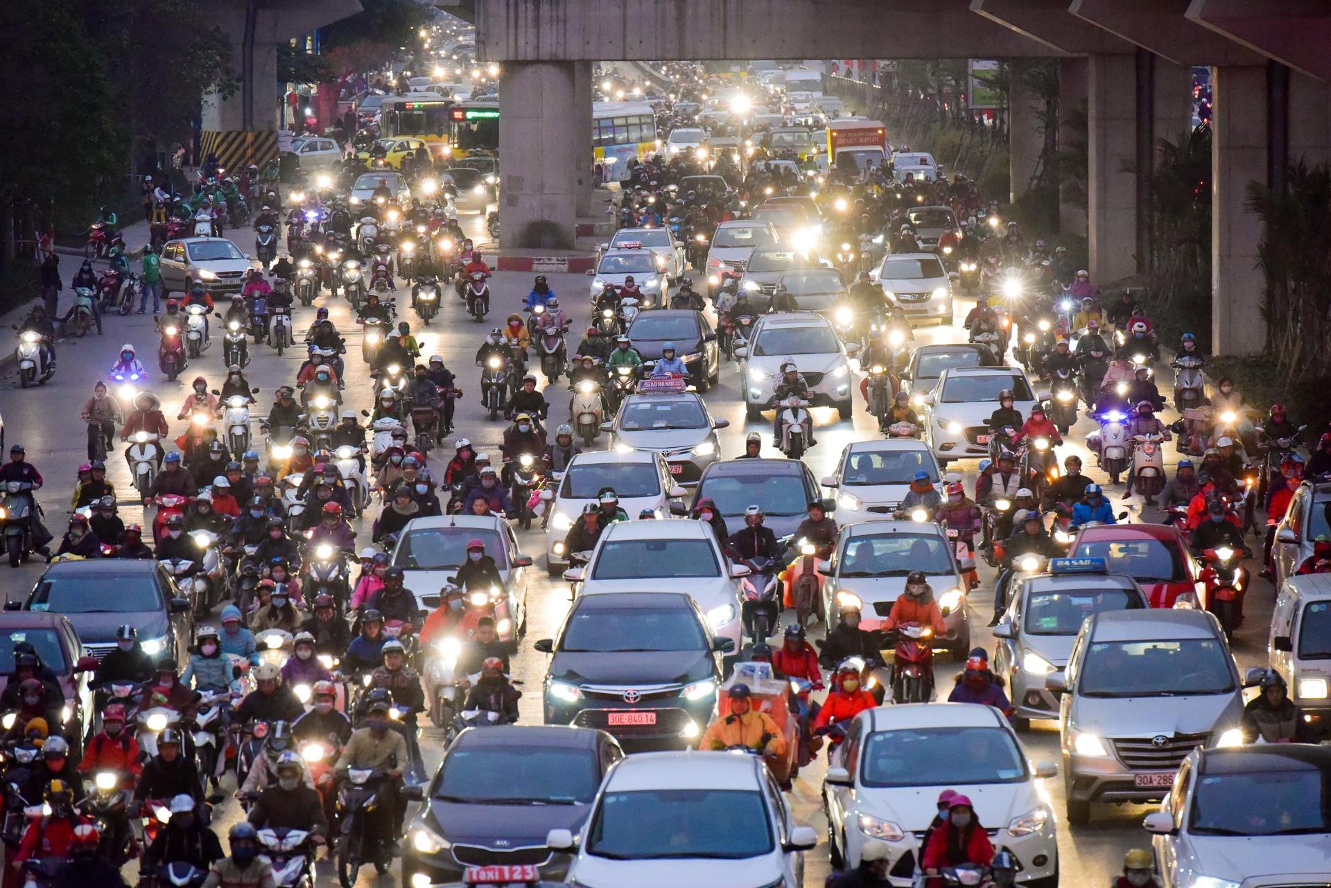 duong thi diem cam xe may anh 3