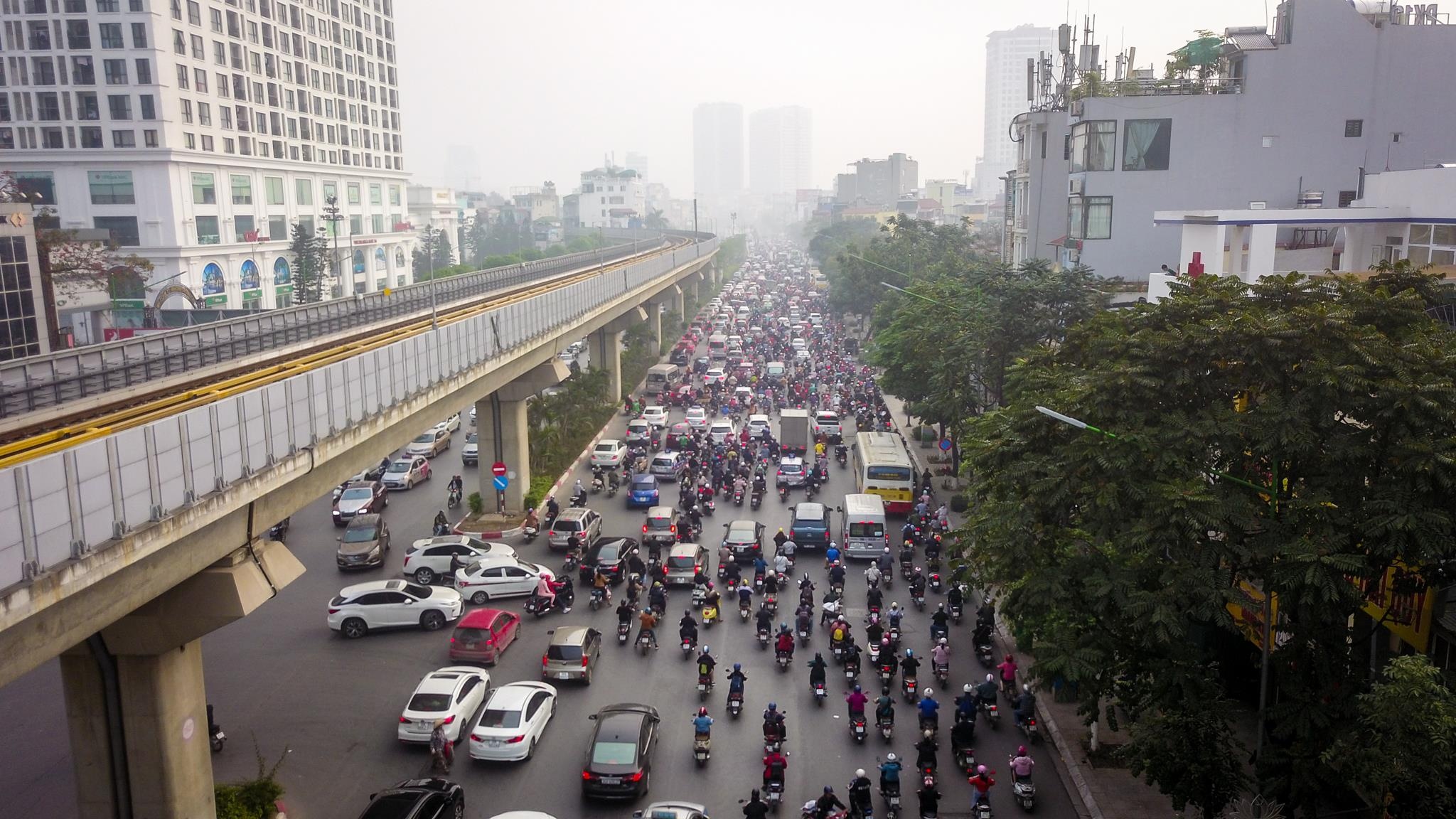 duong thi diem cam xe may anh 1