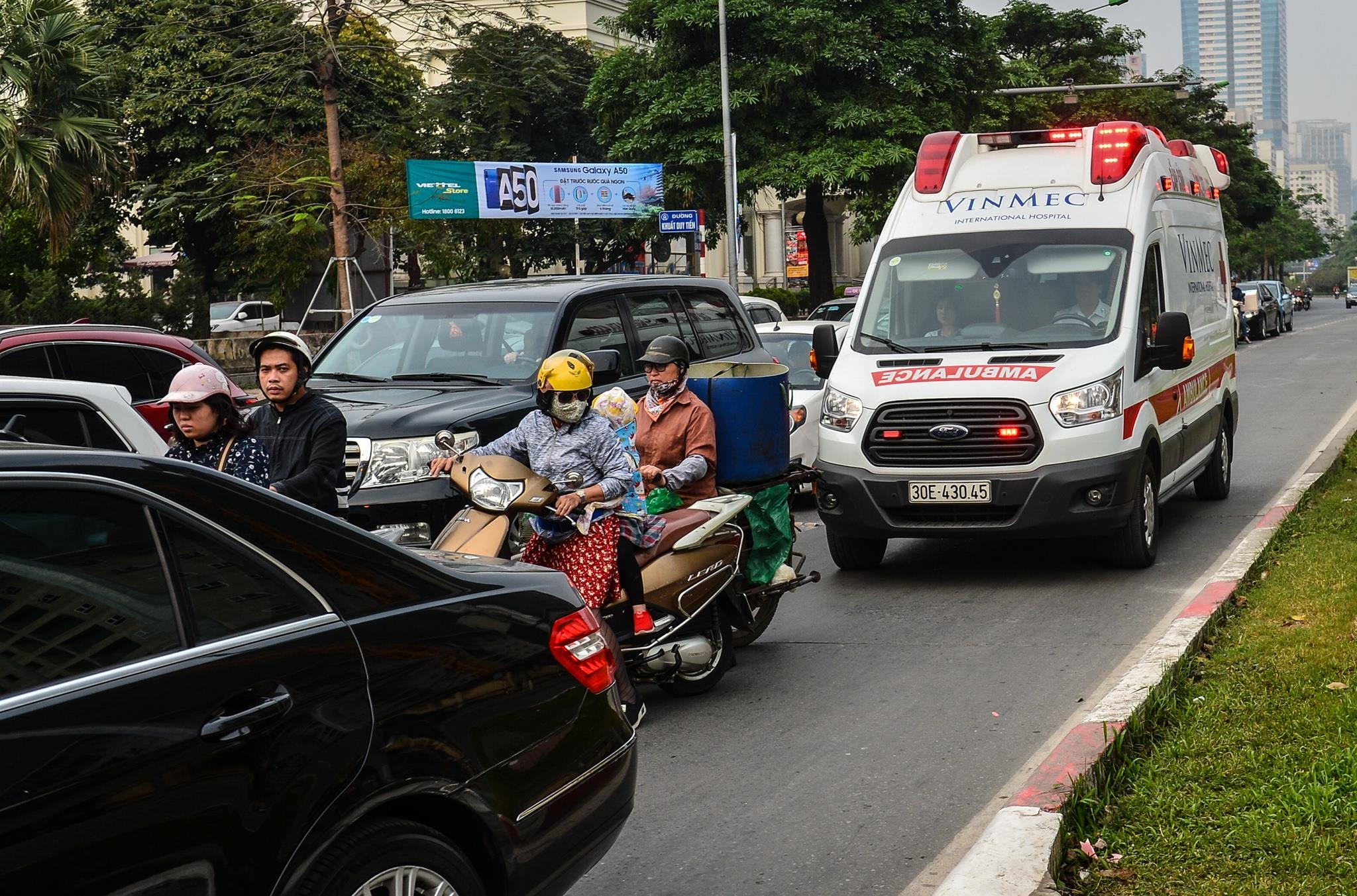 duong thi diem cam xe may anh 10