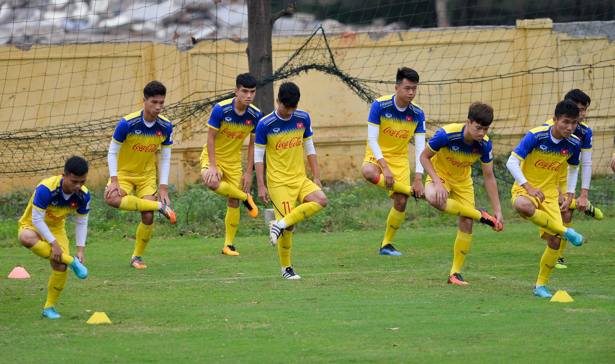 Quang Hai ngung tap anh 1