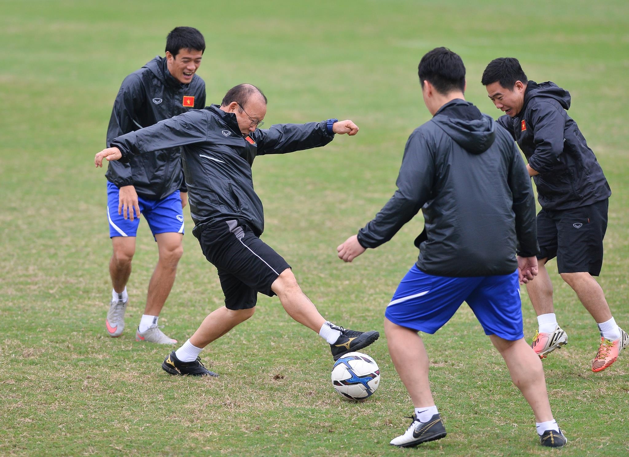 Quang Hai ngung tap anh 8