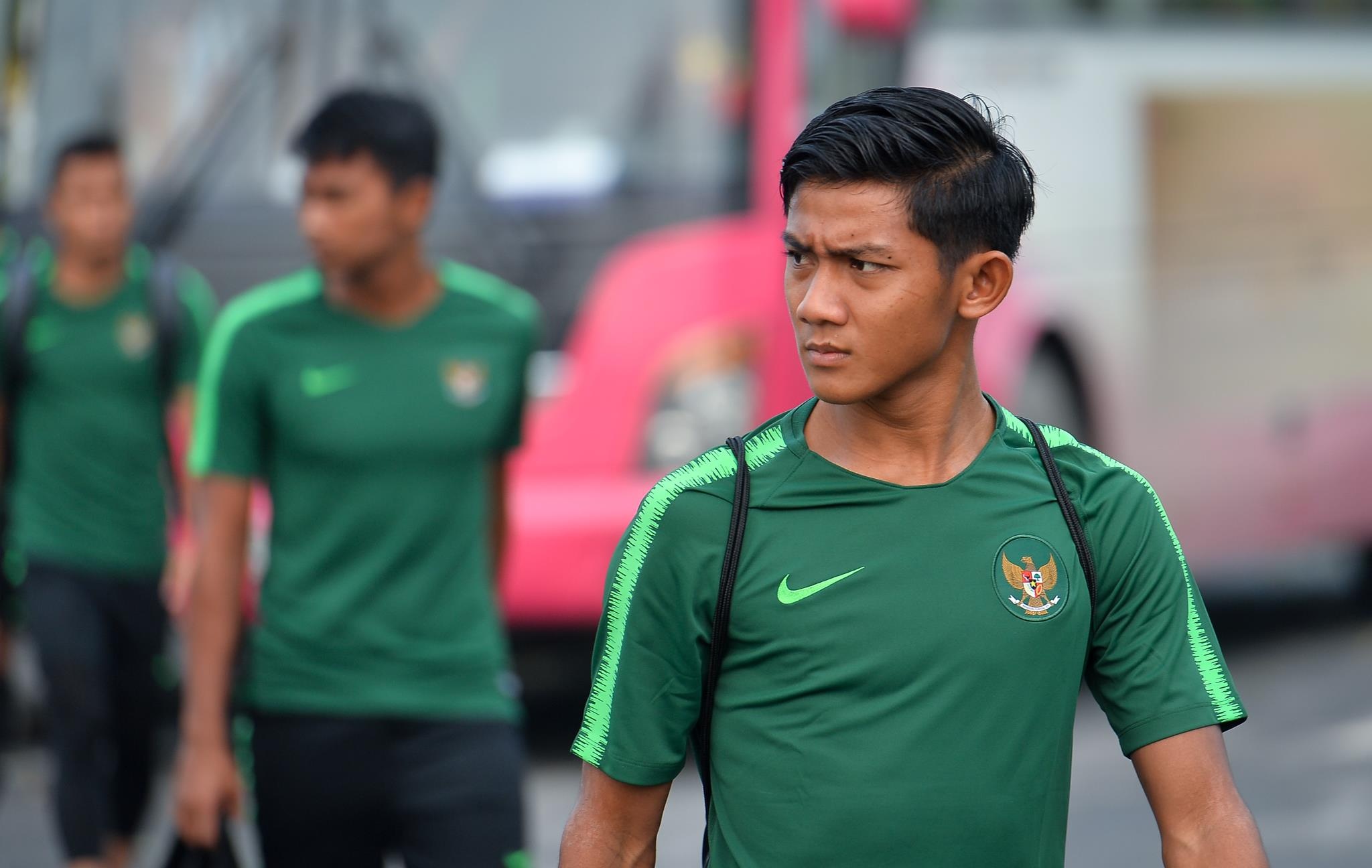 U23 Indonesia phai doi lich, di 30 km de co buoi tap dau tien hinh anh