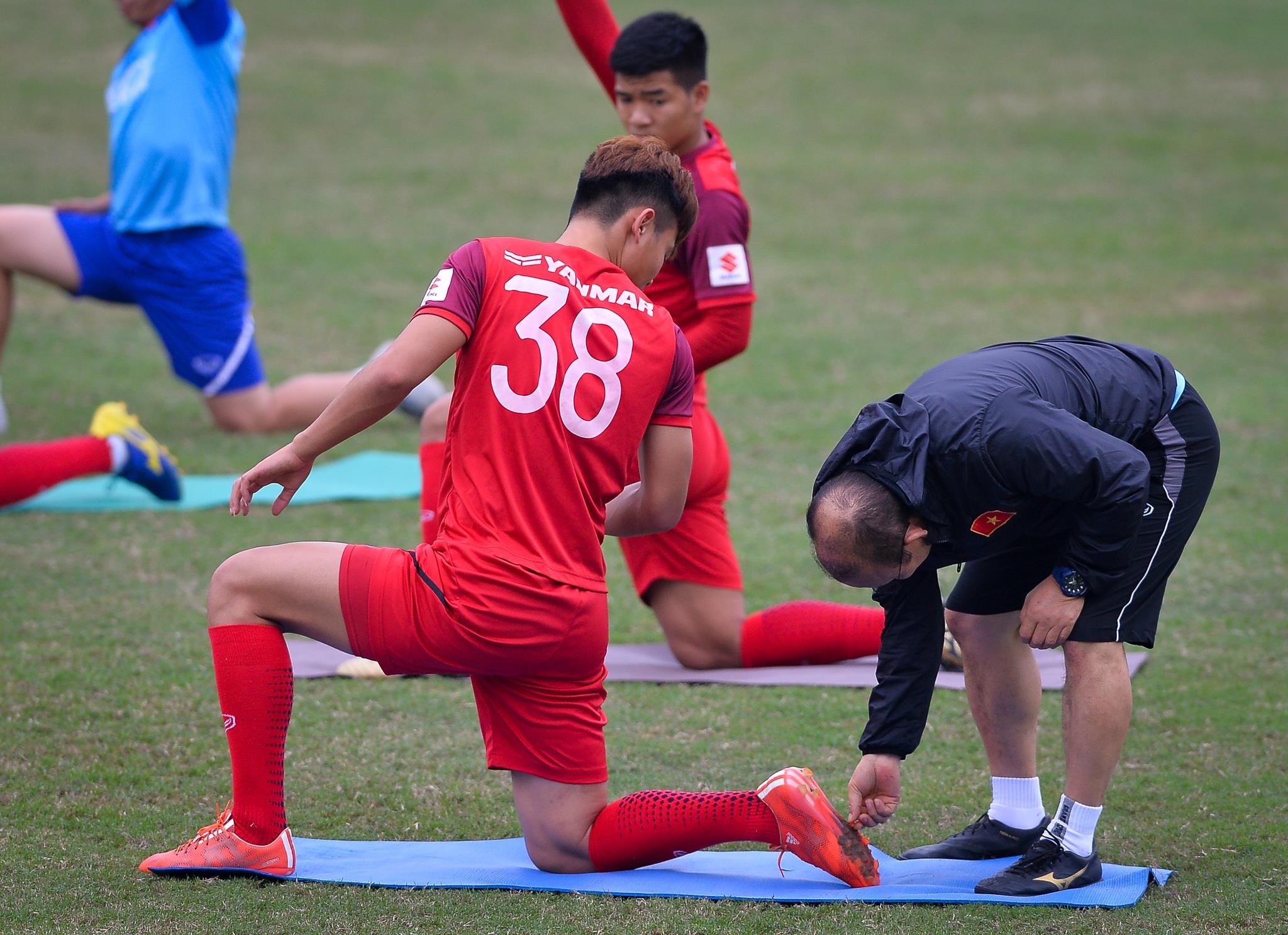 Thầy Park khởi động với học trò ảnh 4 Thay Park khoi dong voi hoc tro anh 4