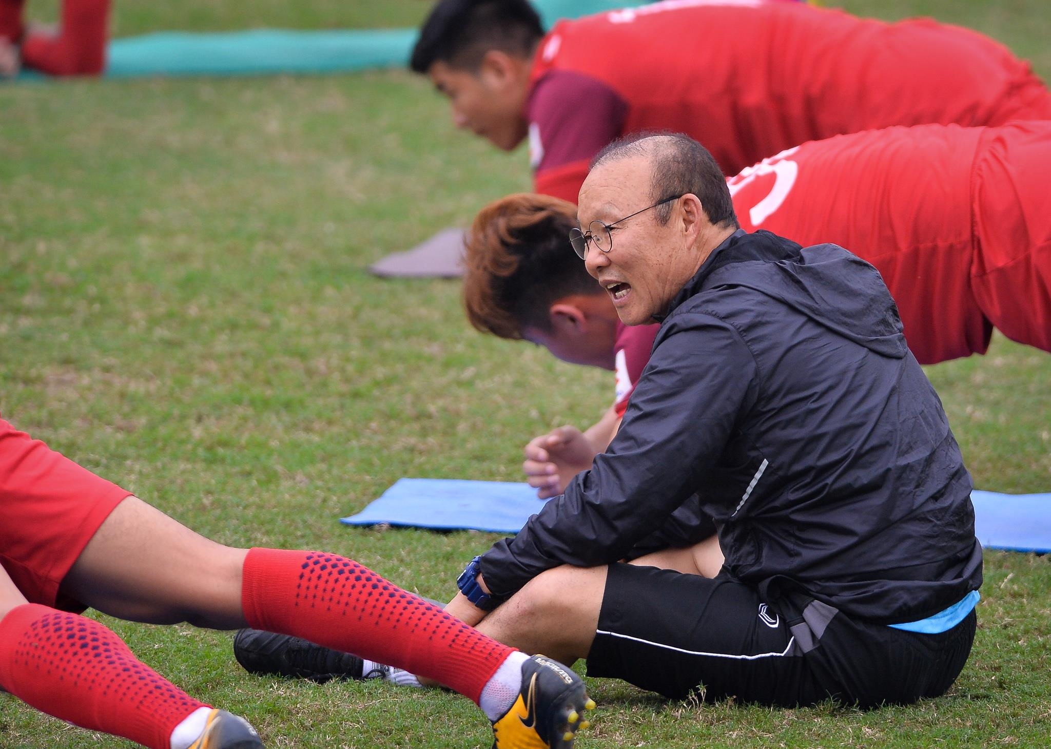 Thầy Park khởi động với học trò ảnh 6 Thay Park khoi dong voi hoc tro anh 6