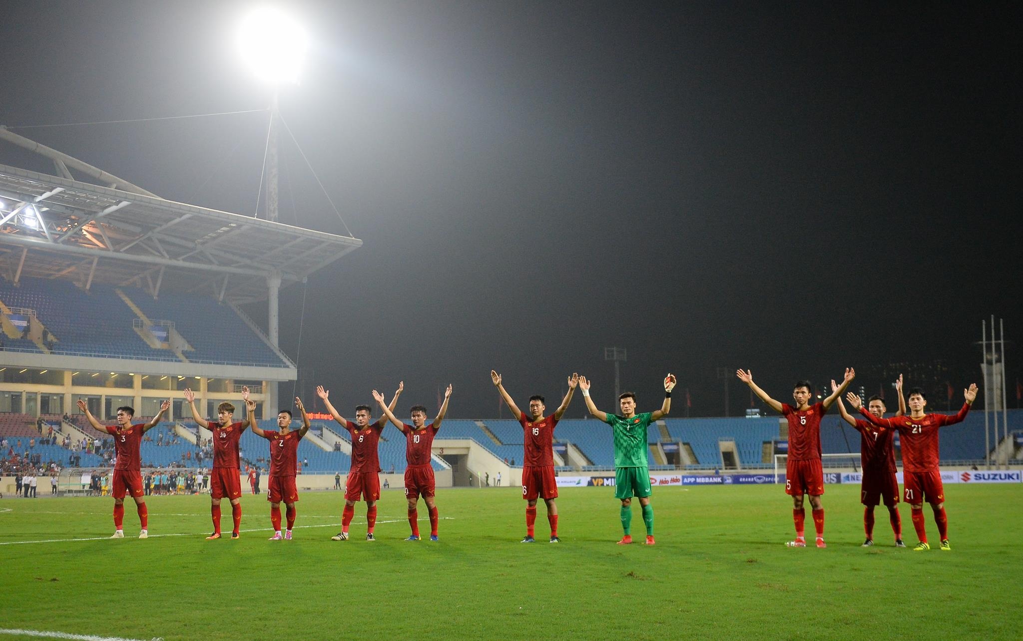 giup do cau thu Brubei anh 4