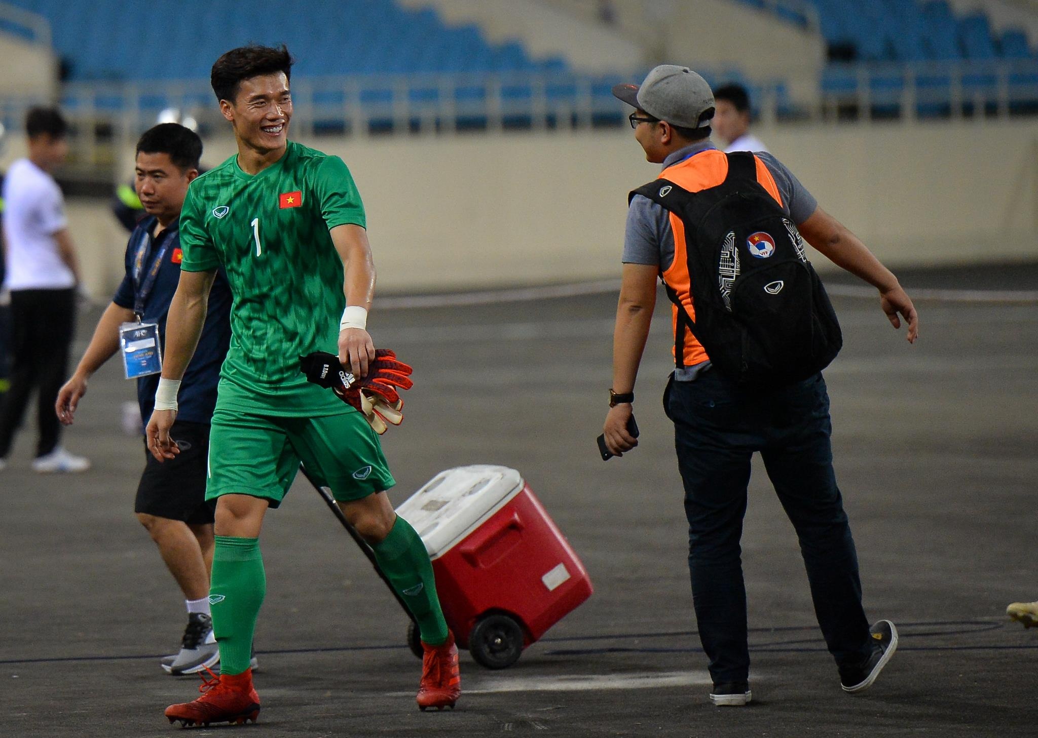 giup do cau thu Brubei anh 7