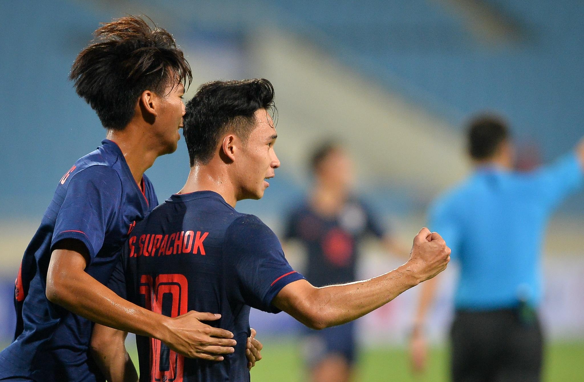 Thang Indonesia 4-0, U23 Thai Lan the hien suc manh huy diet hinh anh