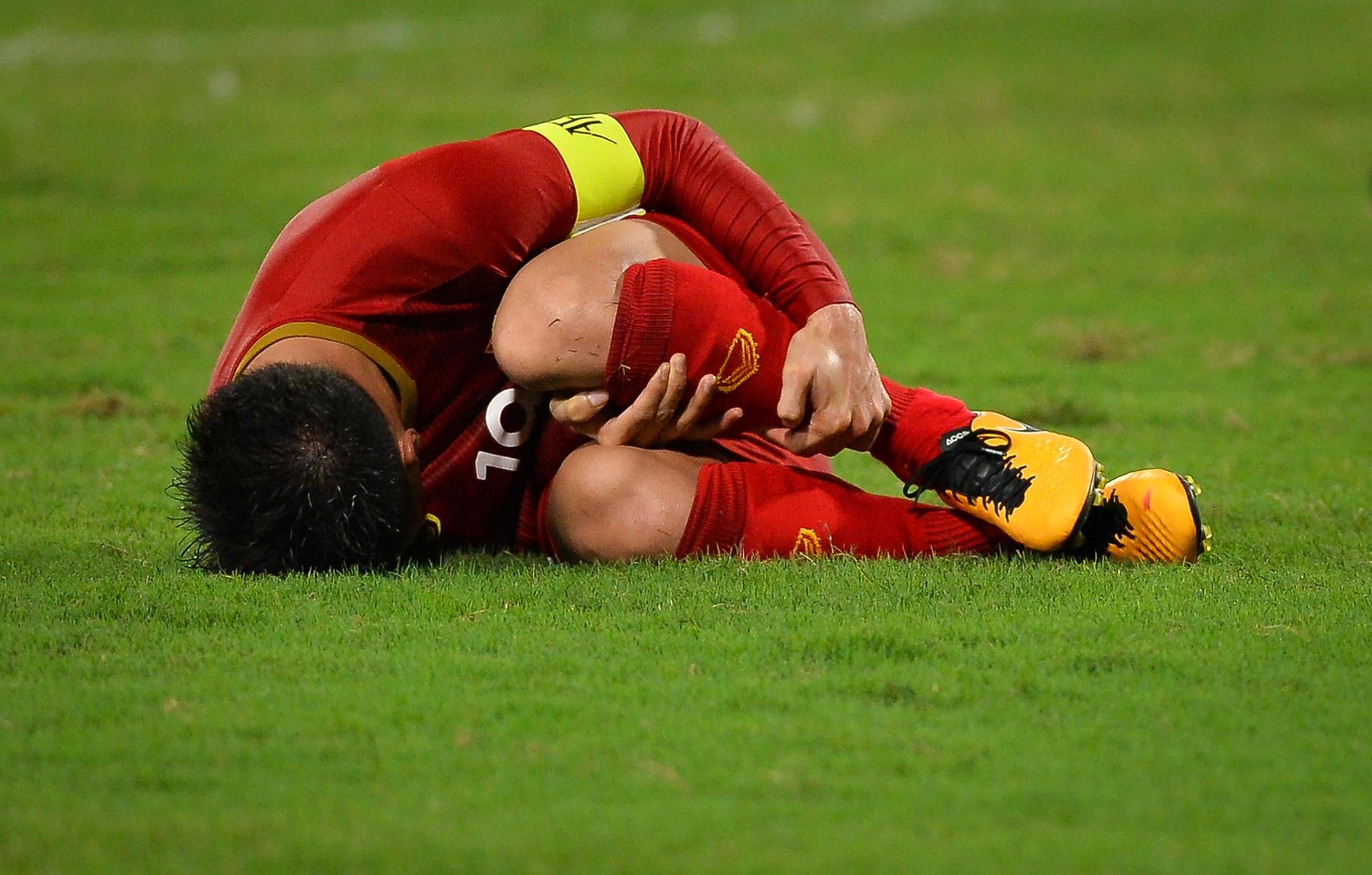 Quang Hải tung người volley ảnh 6 Quang Hai tung nguoi volley anh 6