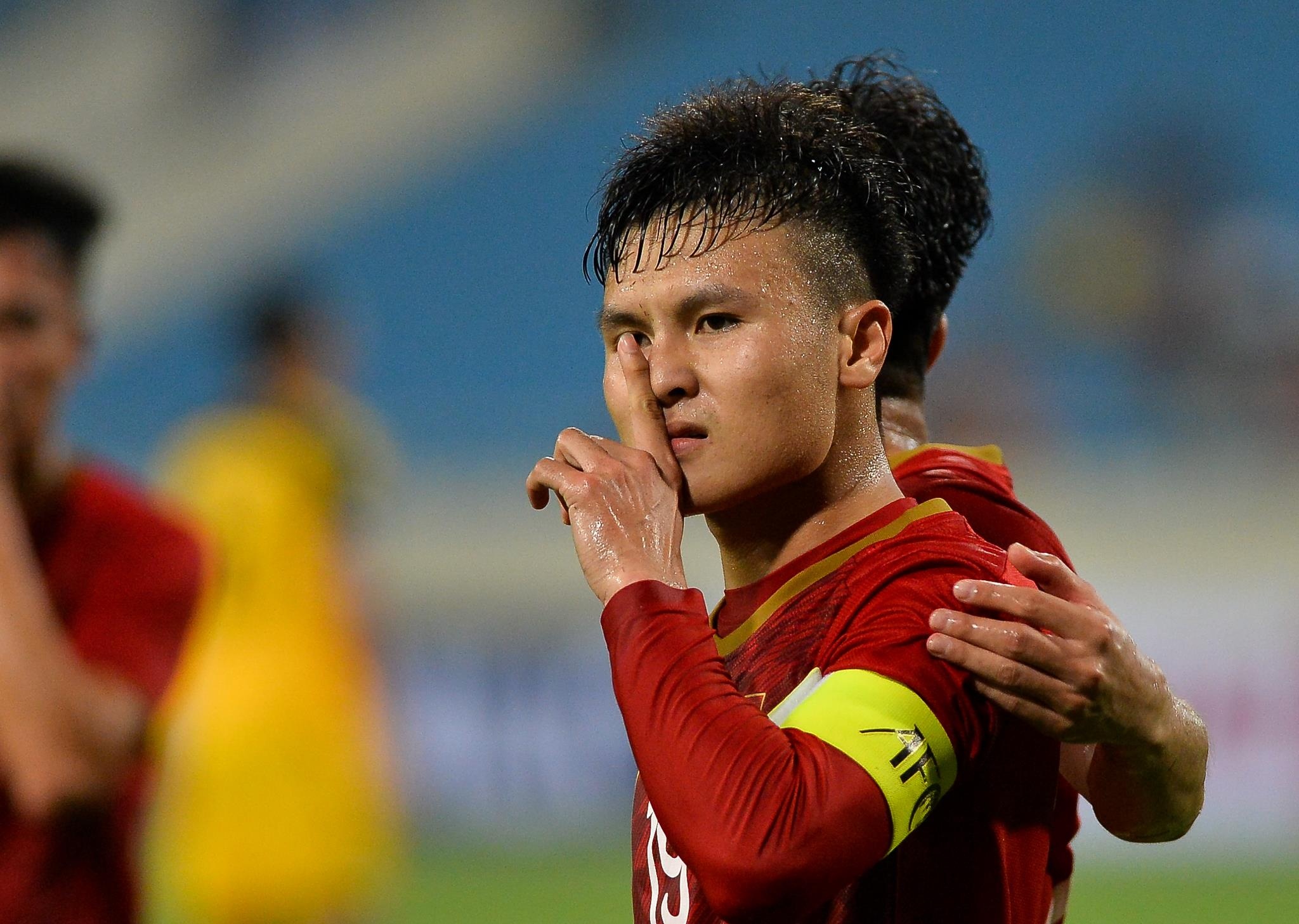 Quang Hải tung người volley ảnh 9 Quang Hai tung nguoi volley anh 9