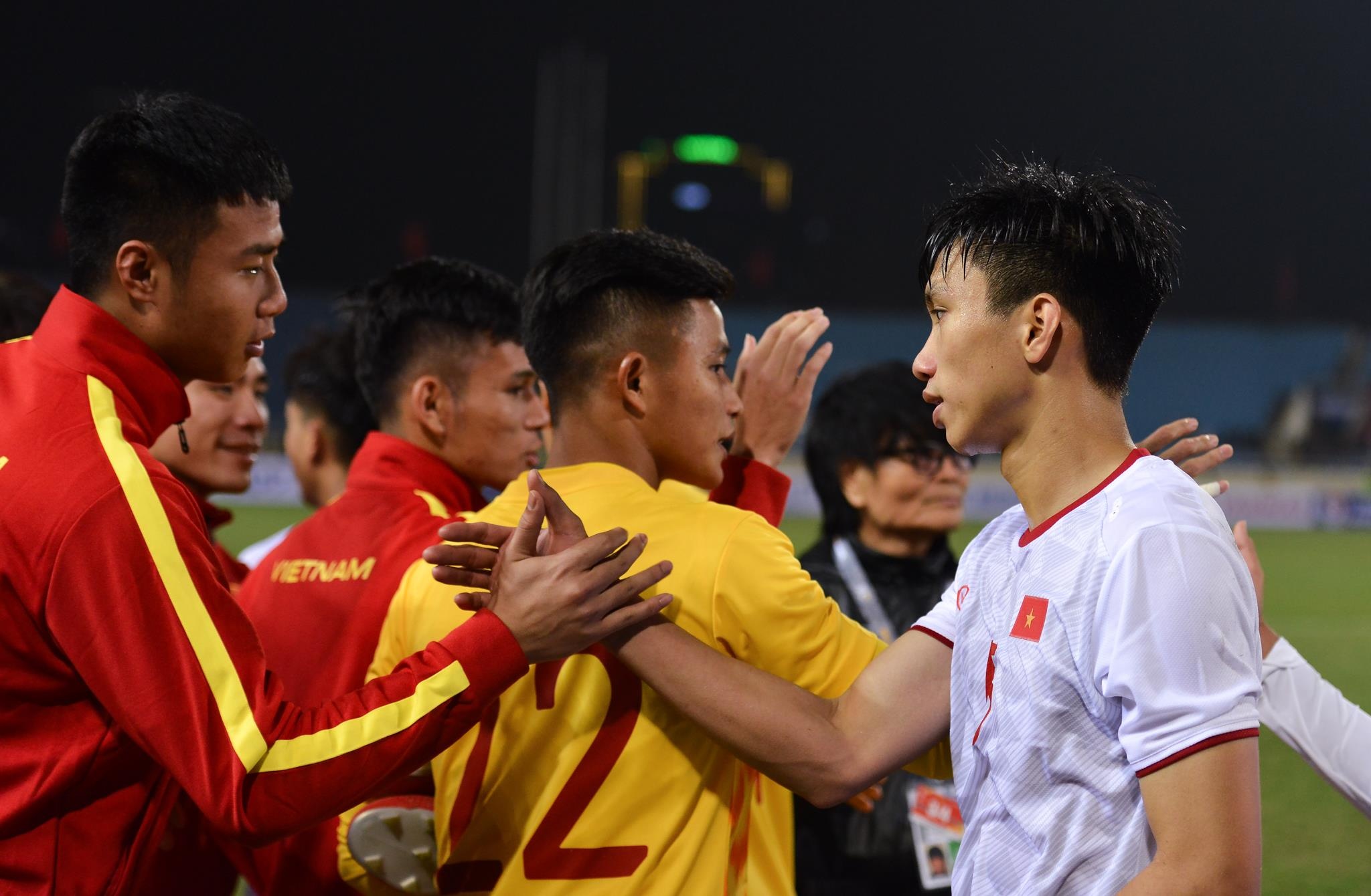 Quang Hai den nam tay me anh 8