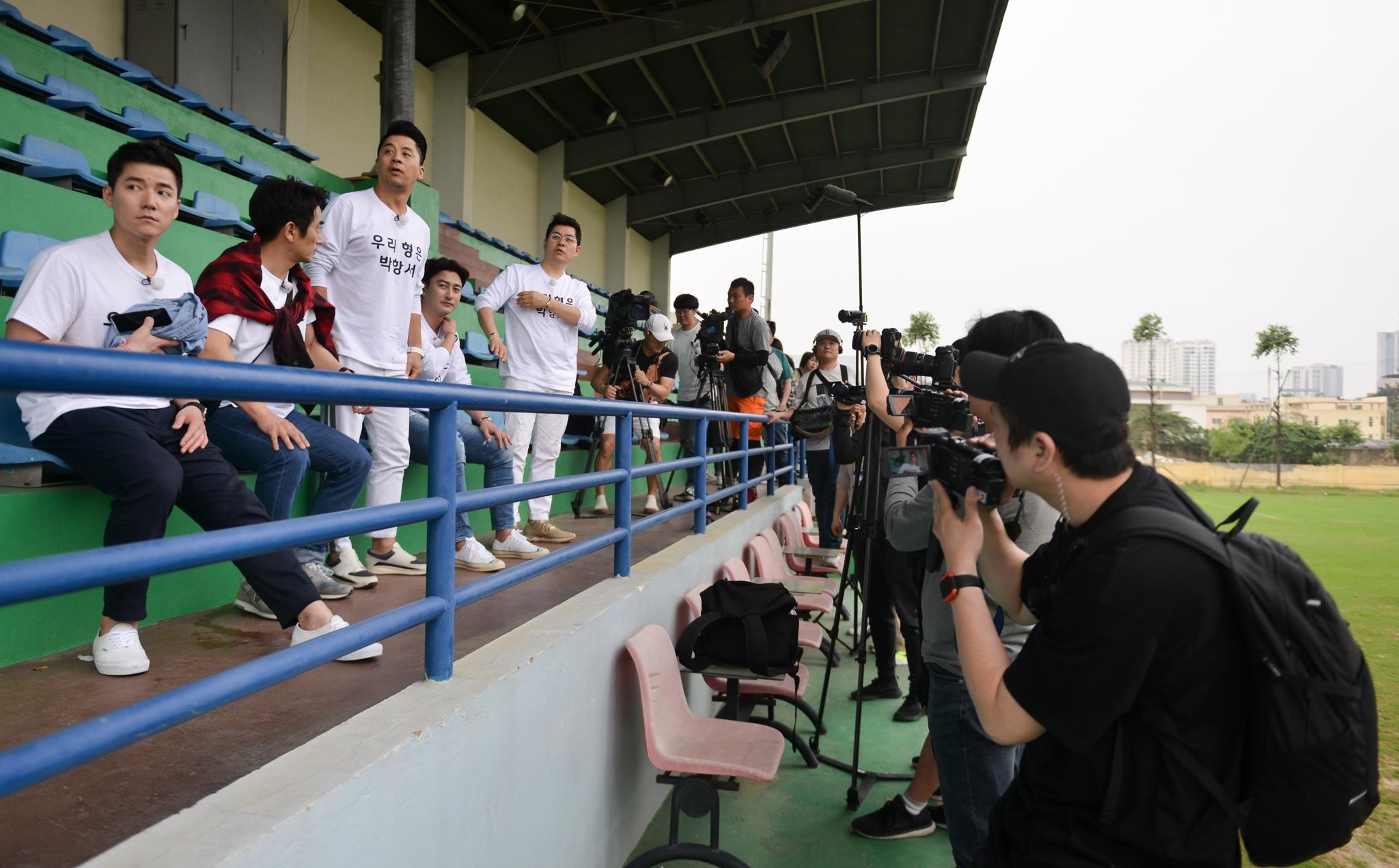 Ahn Jung-Hwan den tham HLV Park Hang-seo anh 1