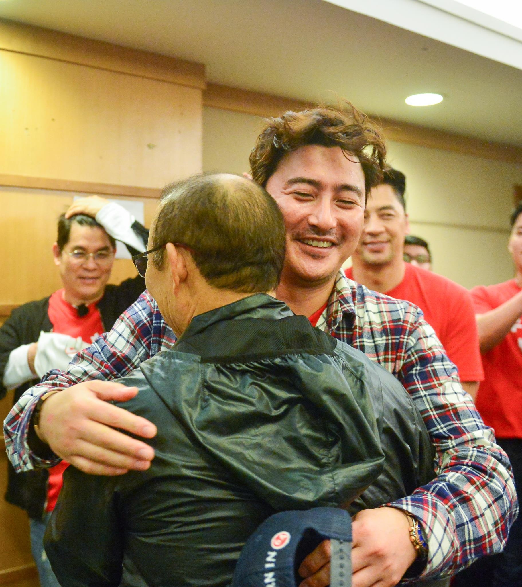 Nguoi hung World Cup 2002 cuong hon HLV Park Hang-seo anh 2