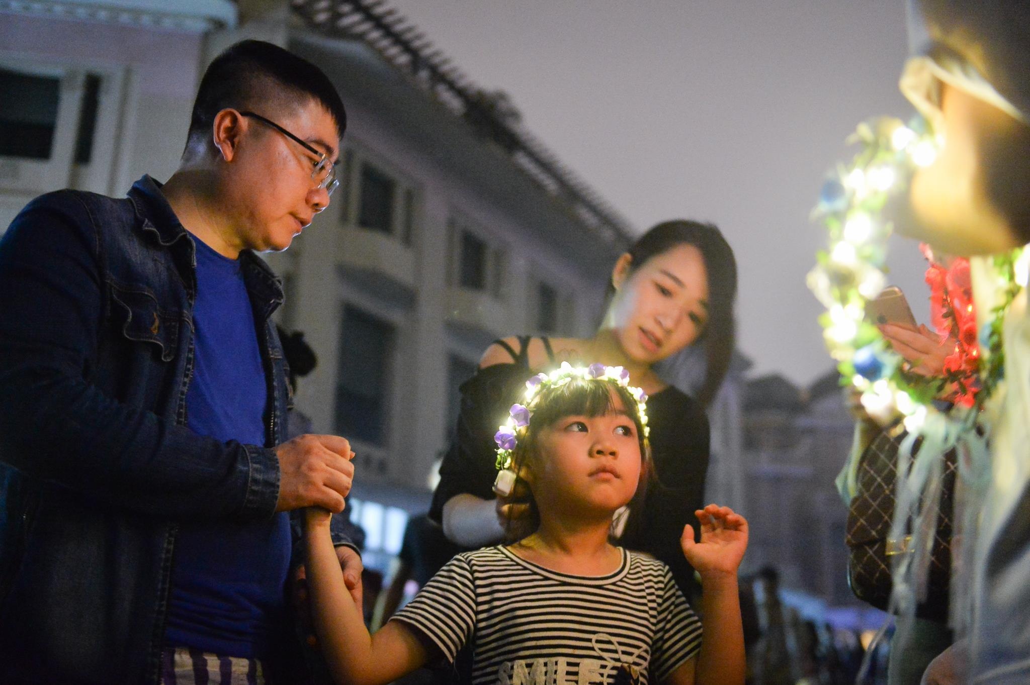ho Guom lung linh trong Gio Trai dat anh 5