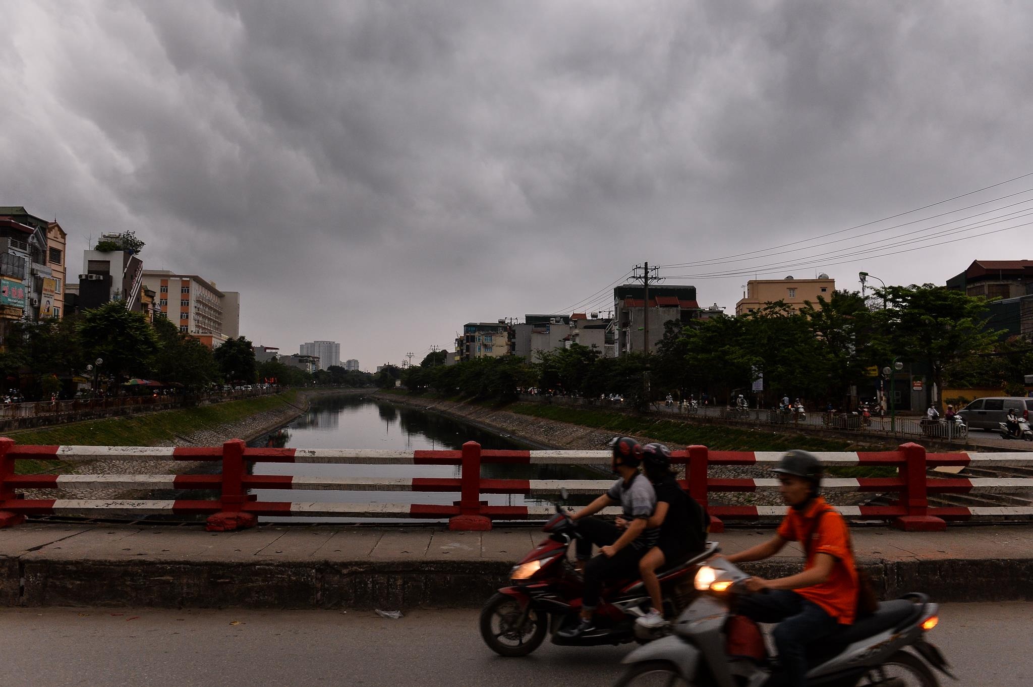 Troi Ha Noi toi den anh 1