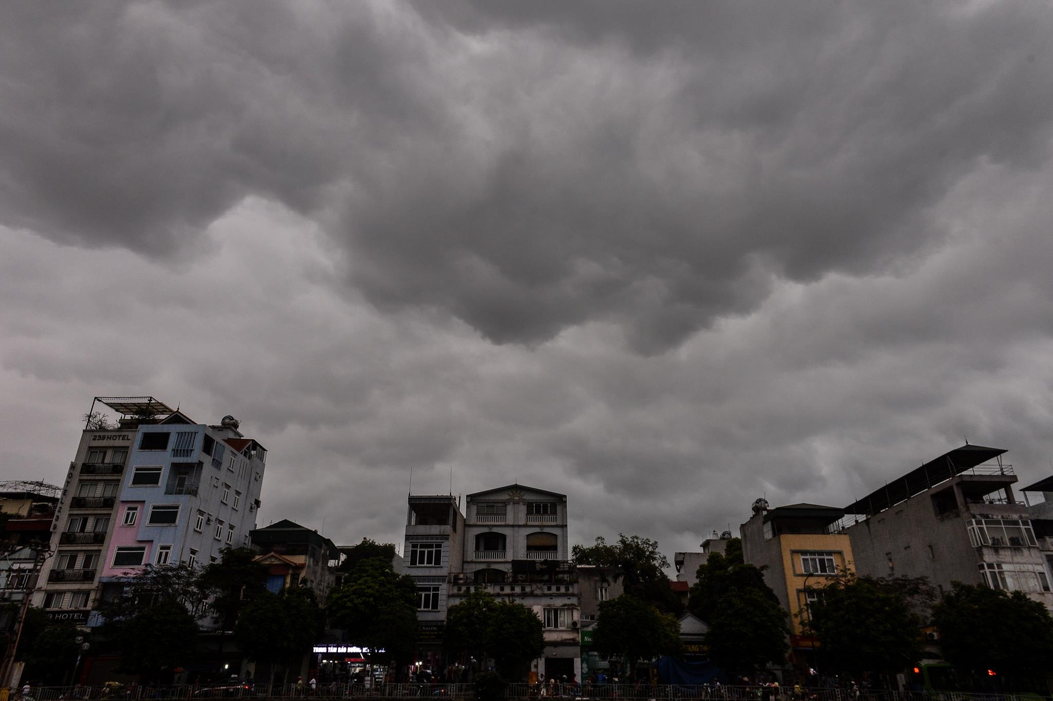 Troi Ha Noi toi den anh 2