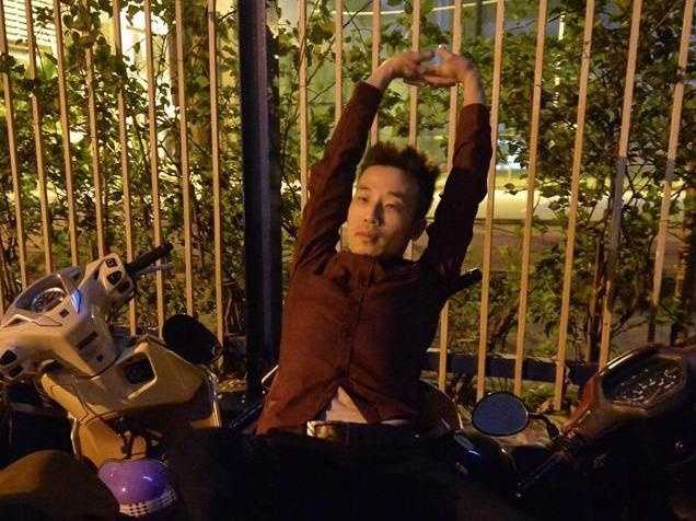 Xep hang kho qua, mong dai su quan Han Quoc cho dang ky online hinh anh