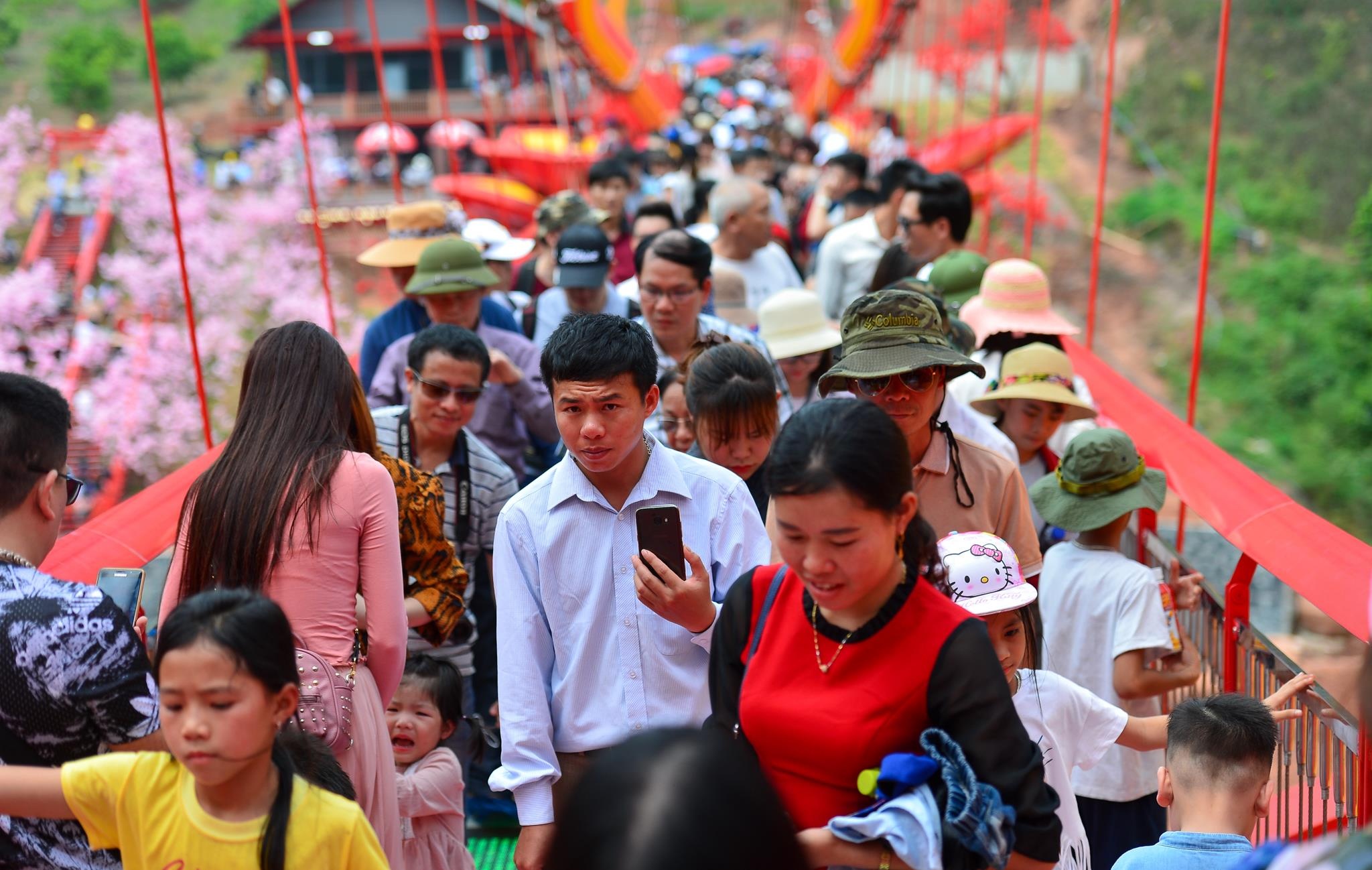 Cau kinh 5D Moc Chau gay that vong khi vua khanh thanh hinh anh