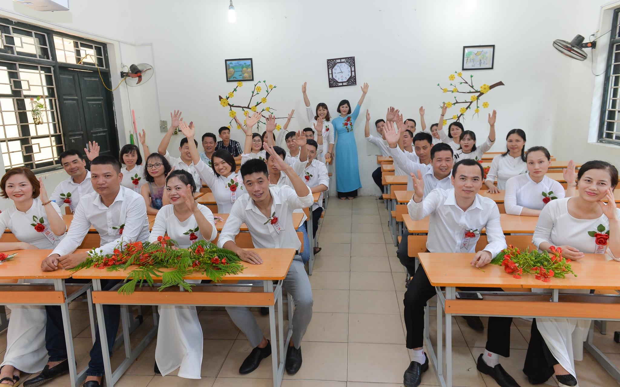 cuu hoc sinh Duong Noi ve hop lop anh 1