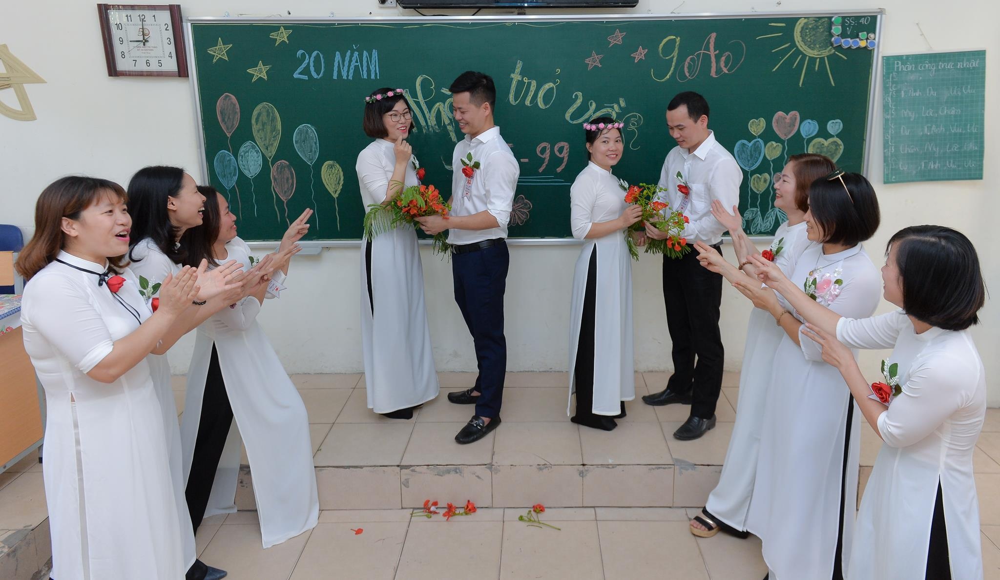 cuu hoc sinh Duong Noi ve hop lop anh 5