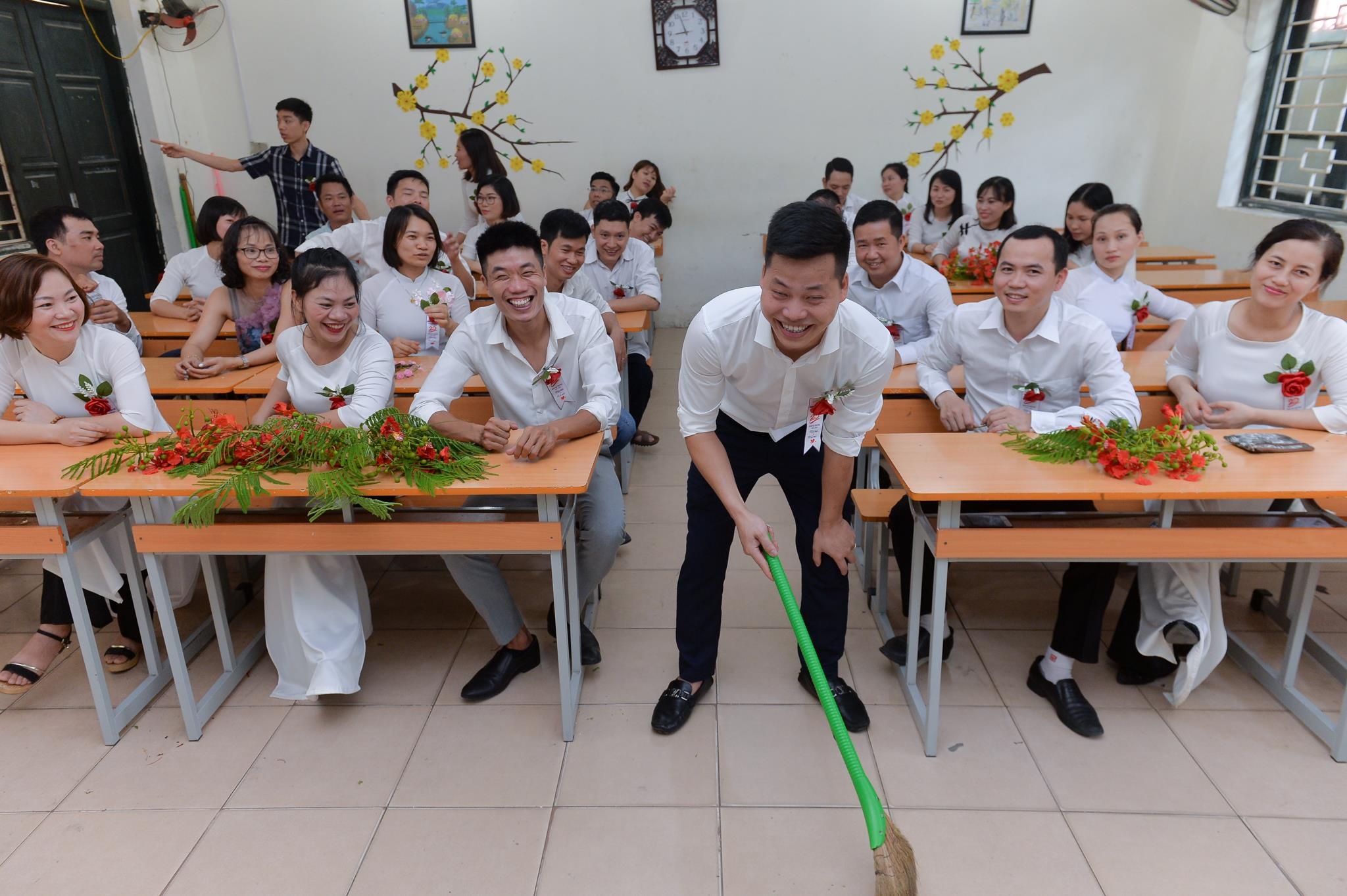 cuu hoc sinh Duong Noi ve hop lop anh 6