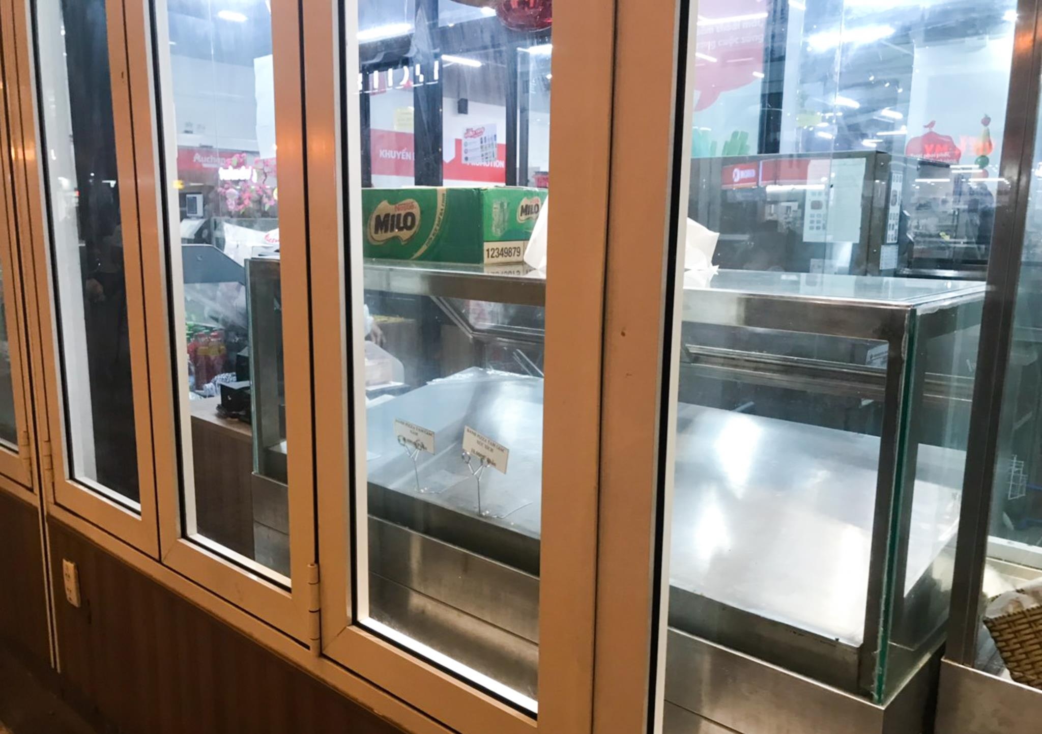 sieu thi Auchan dong cua anh 7