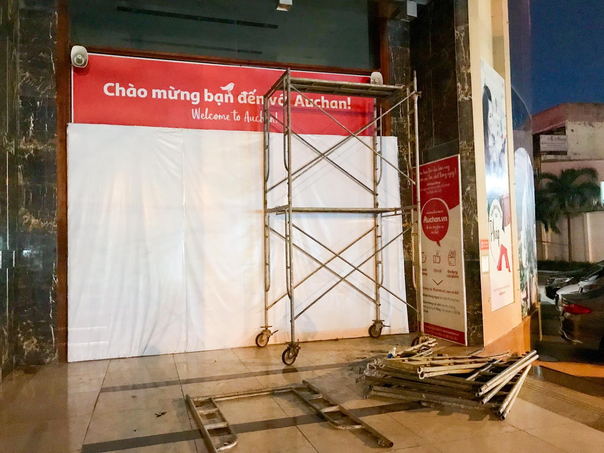 sieu thi Auchan dong cua anh 8