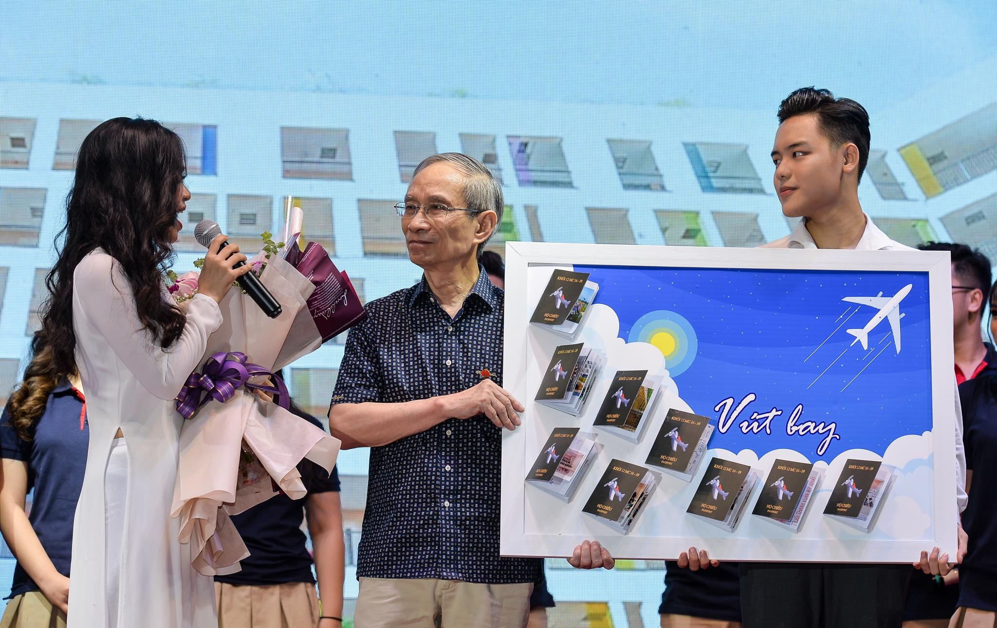 Bế giảng Marie Curie ảnh 3 Be giang Marie Curie anh 3