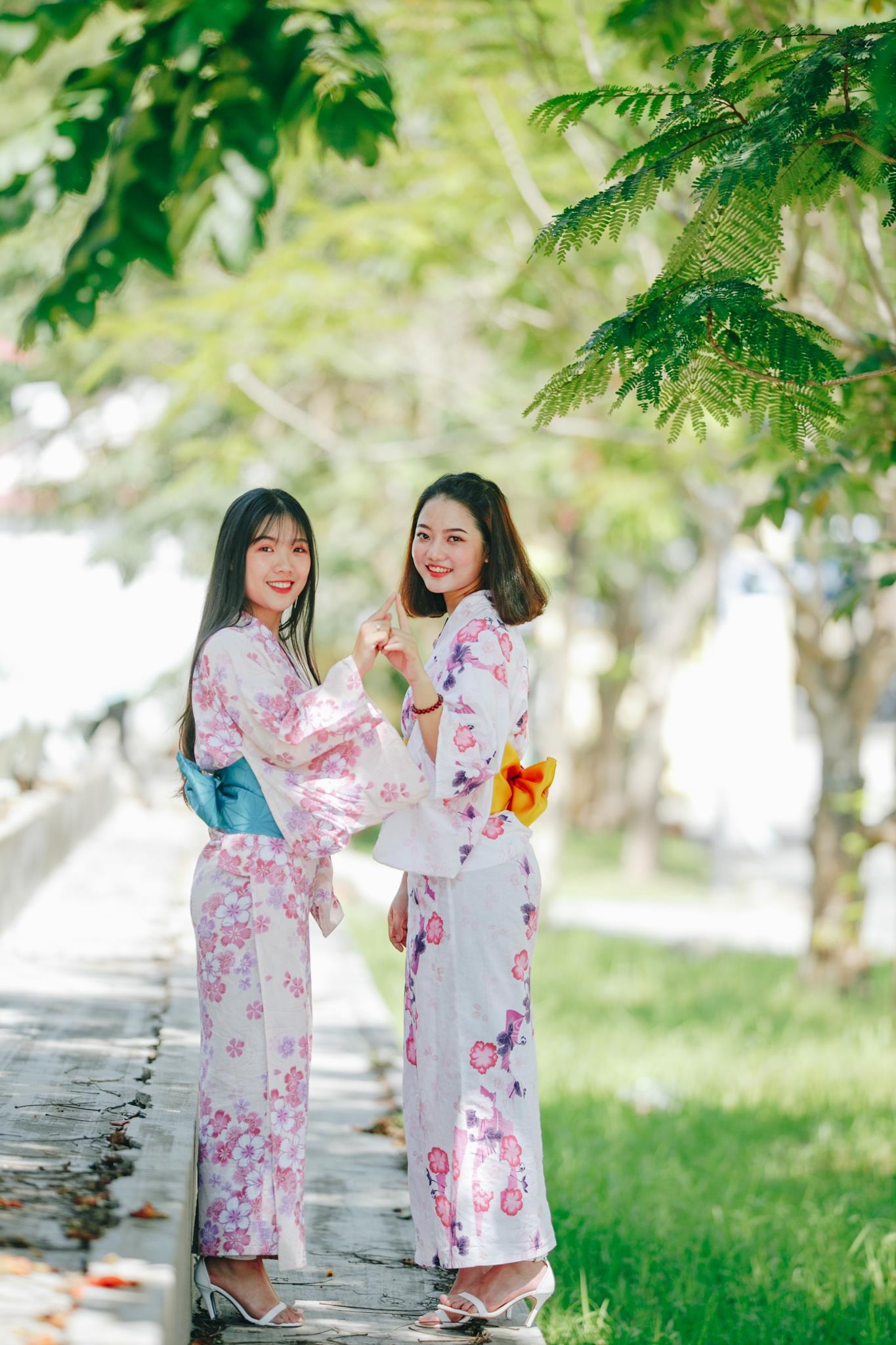 Sinh vien Hue hoa thieu nu Nhat Ban anh 5