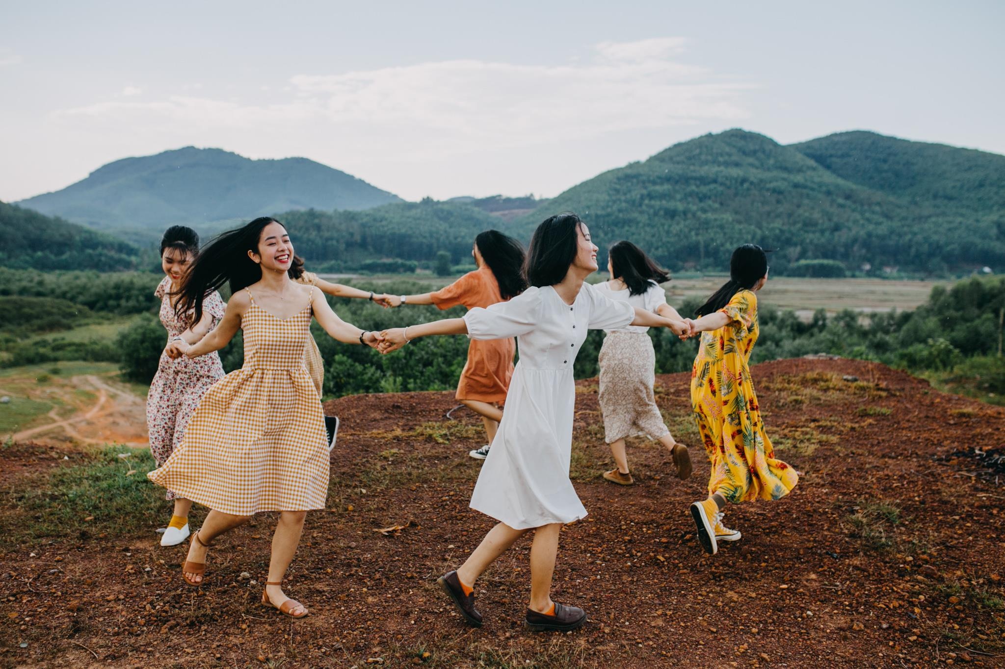 Sinh vien Hue hoa thieu nu Nhat Ban anh 6