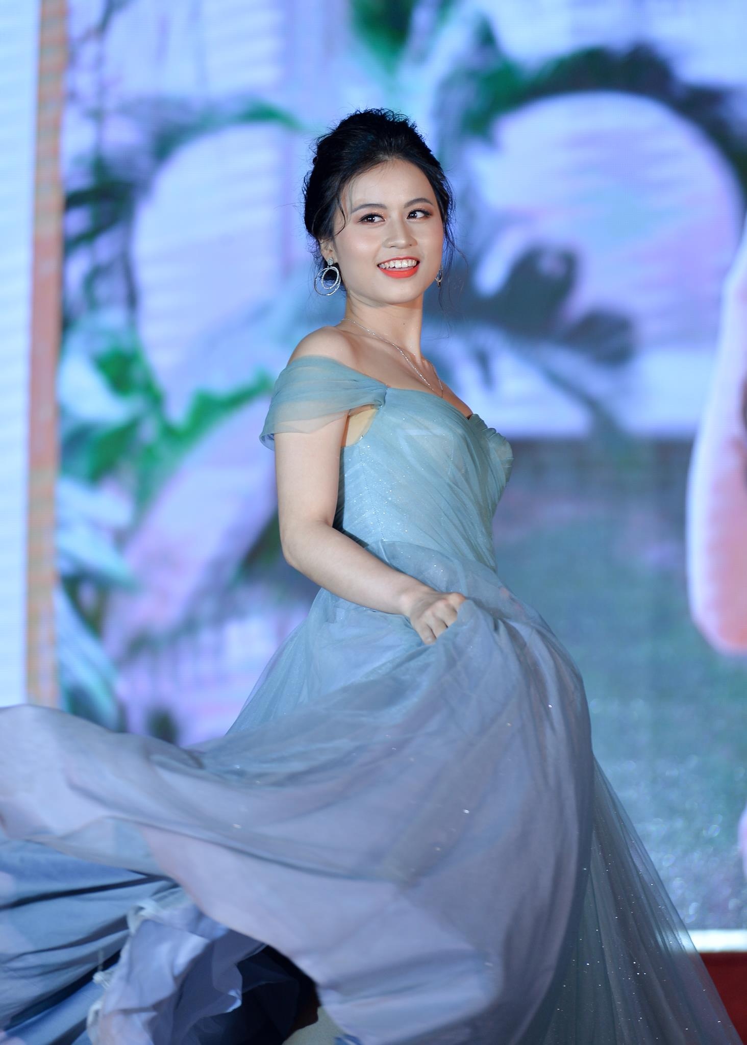 nam sinh ngan hang anh 6