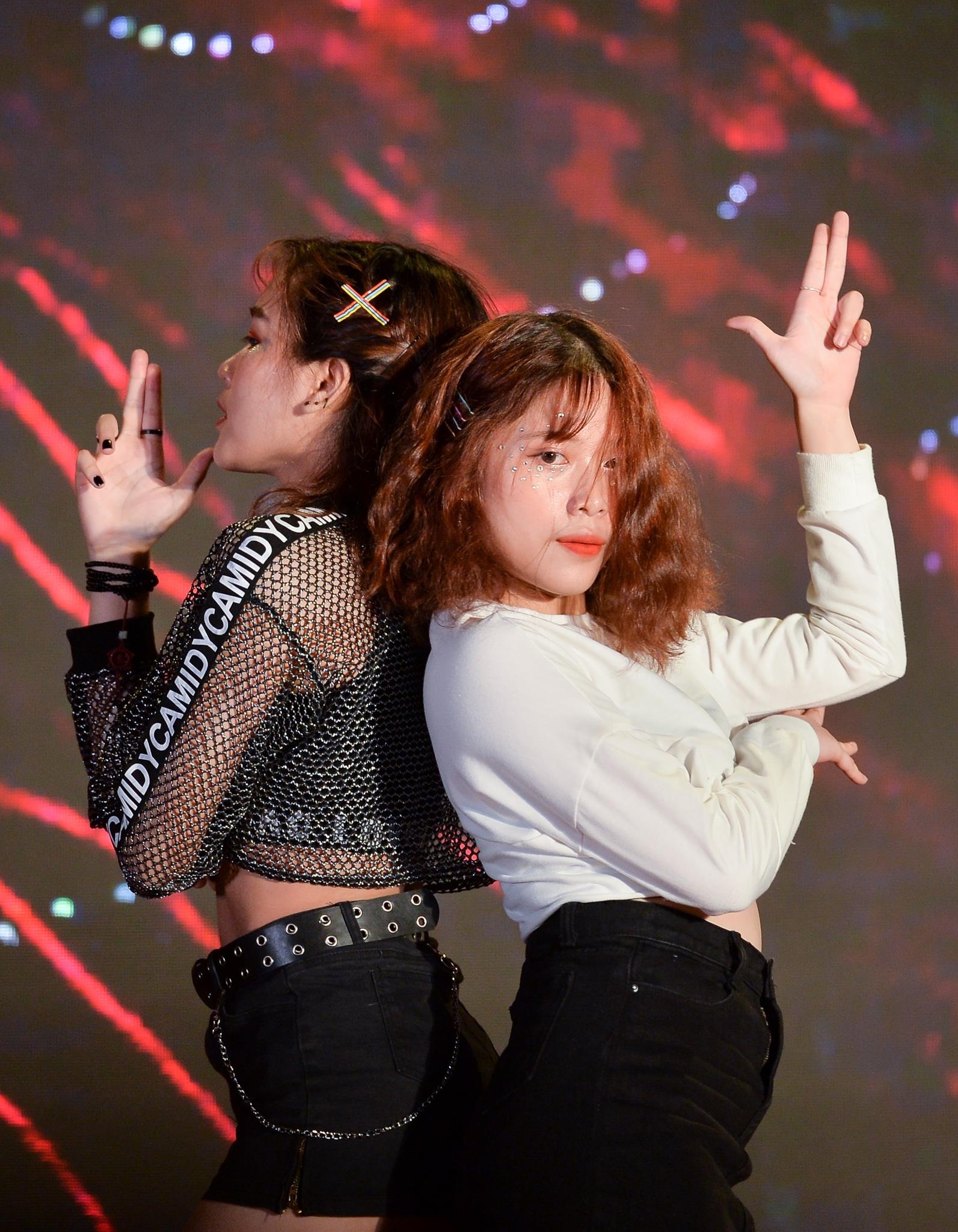 nam sinh ngan hang anh 8