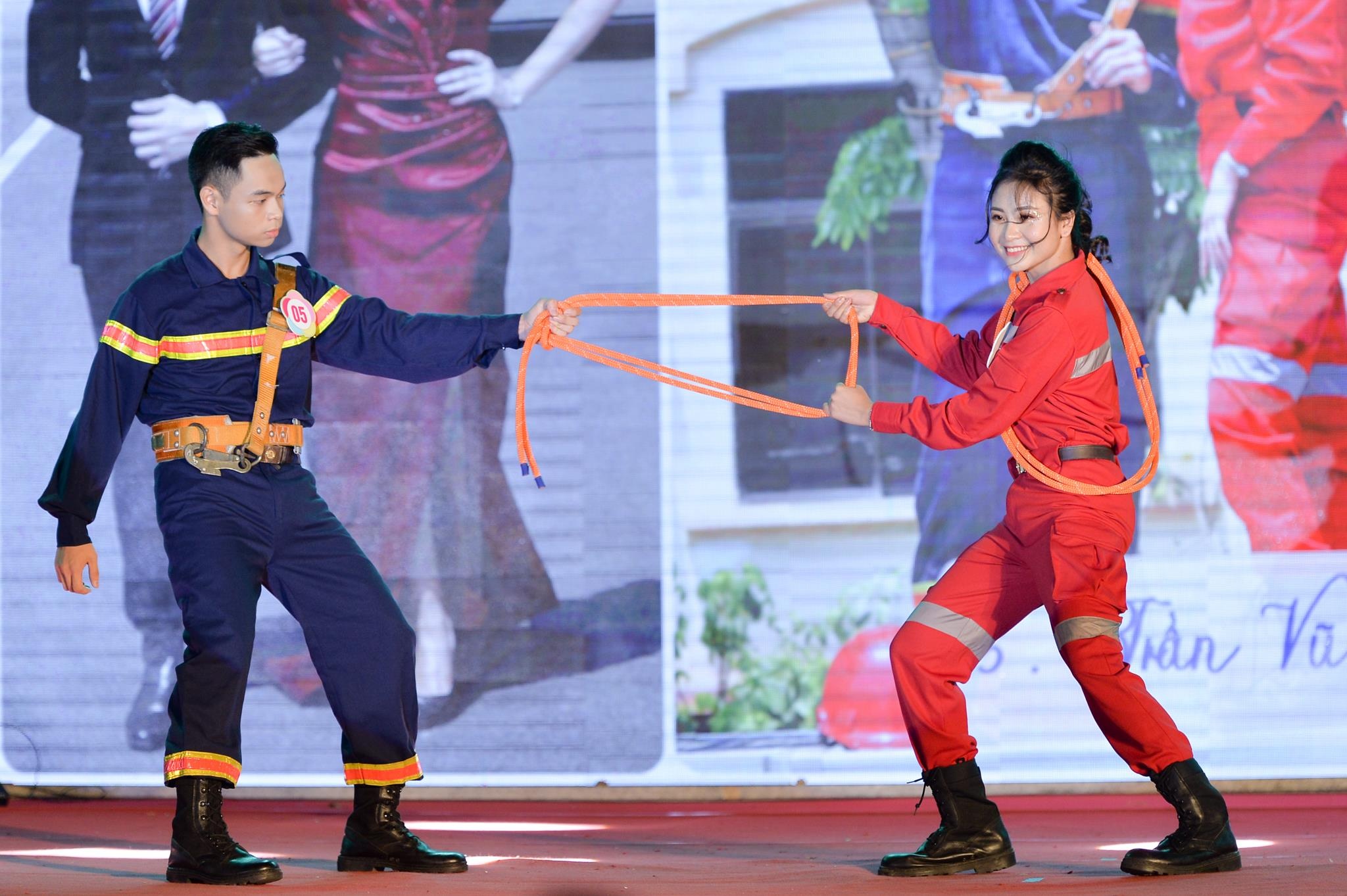 Sinh vien phong chay chua chay anh 2