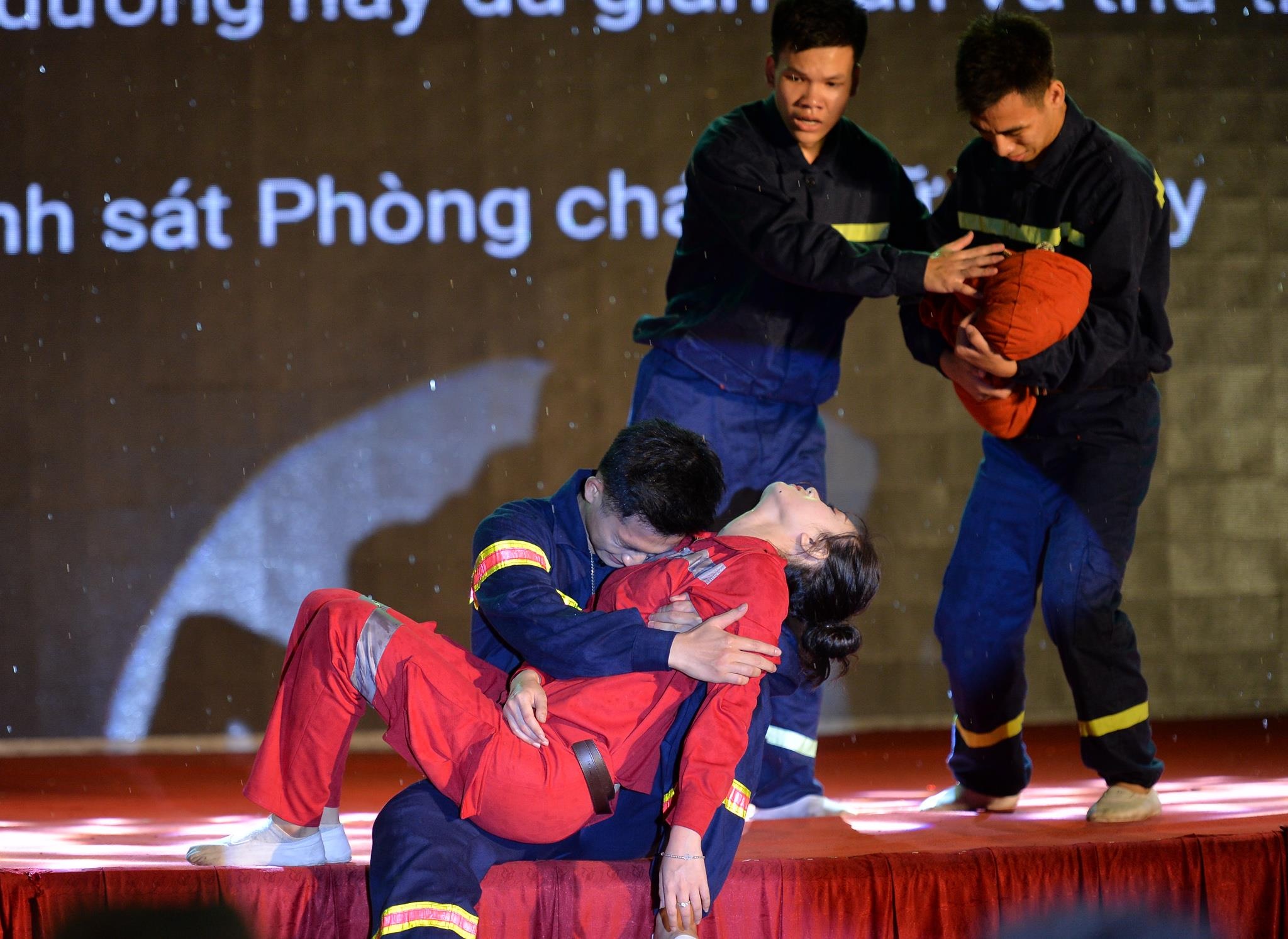 Sinh vien phong chay chua chay anh 5