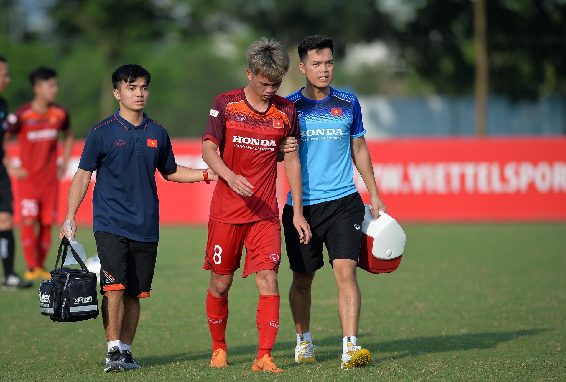 cau thu U23 Viet Nam bi chan thuong anh 3