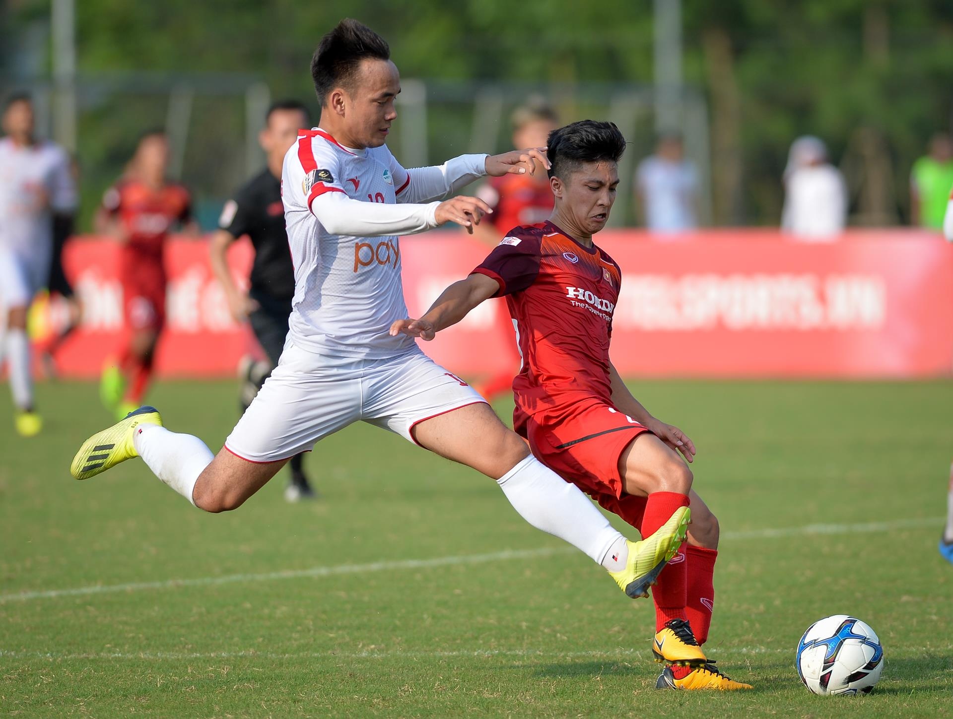 cau thu U23 Viet Nam bi chan thuong anh 6