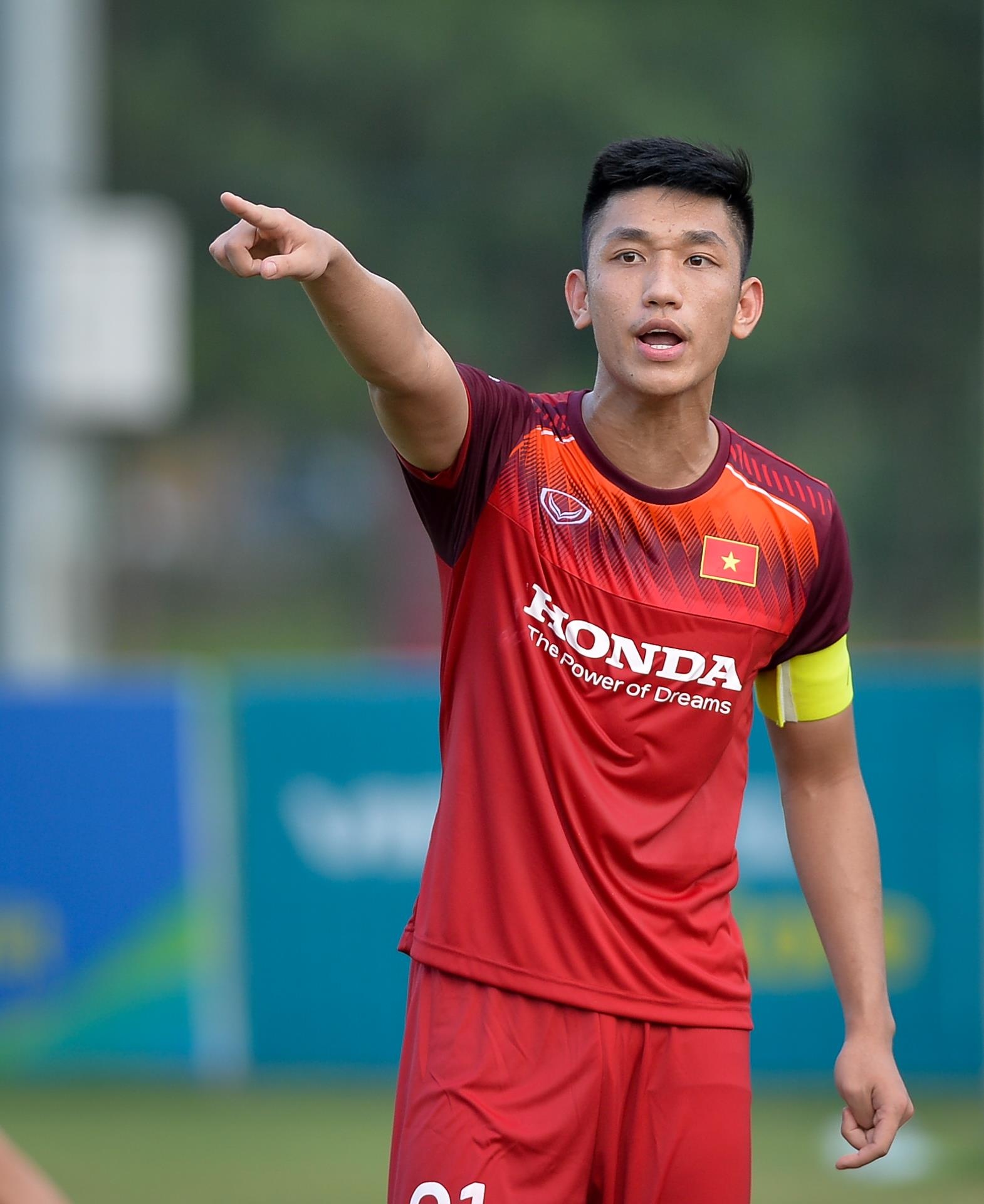 cau thu U23 Viet Nam bi chan thuong anh 9